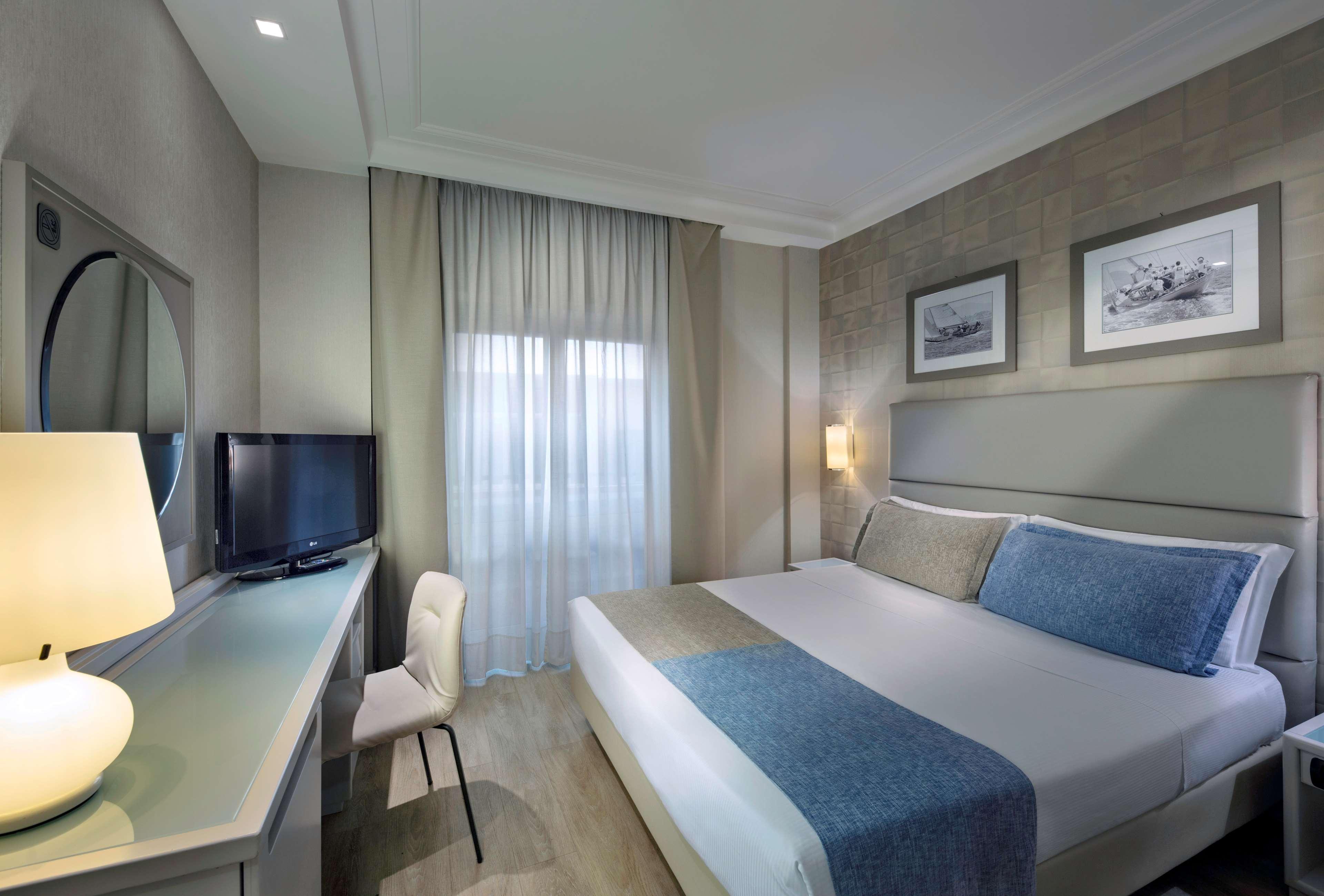 Double Queen Bed Non Smoking