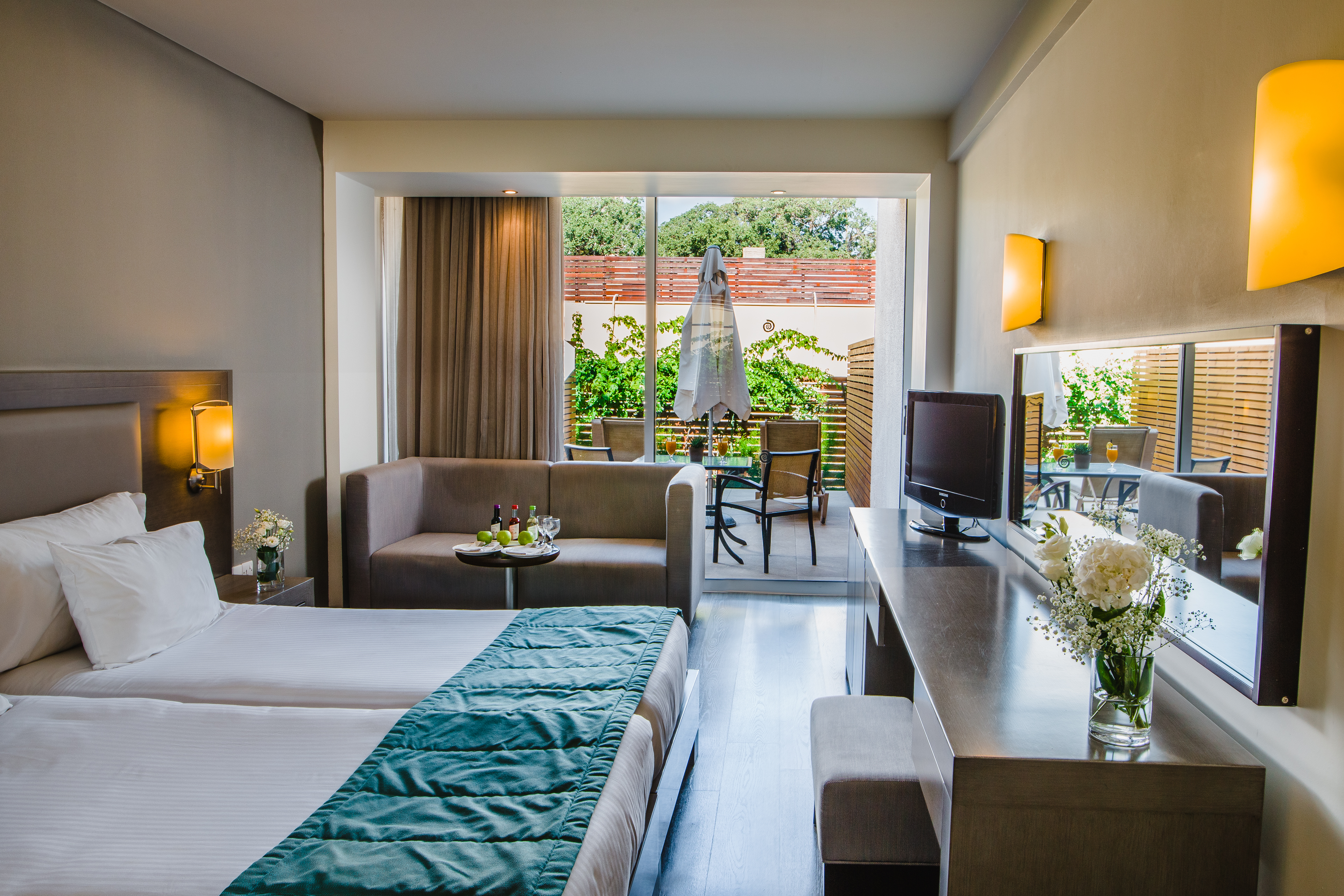 Double or Twin Deluxe with Terrace