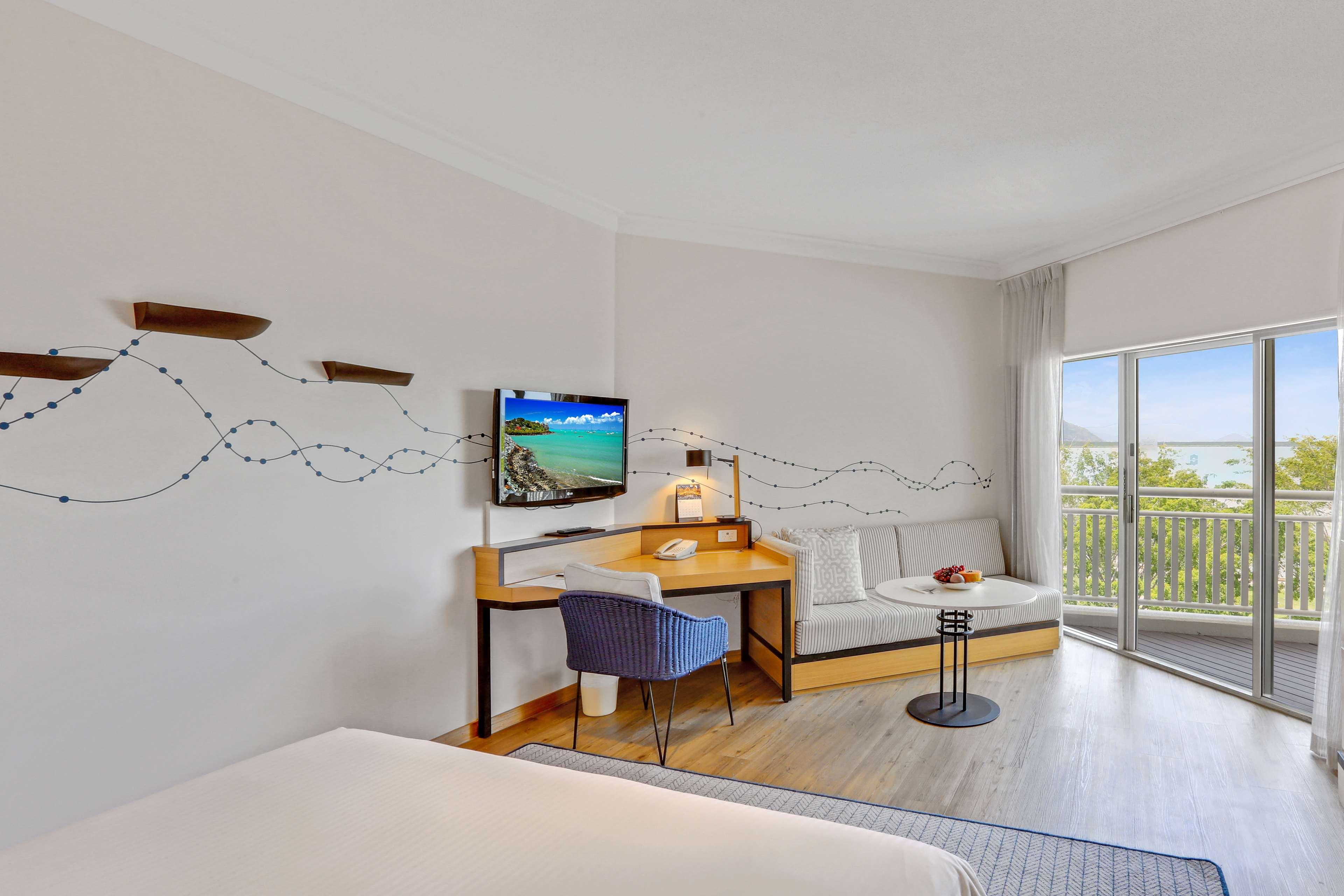 Double Deluxe King Bed