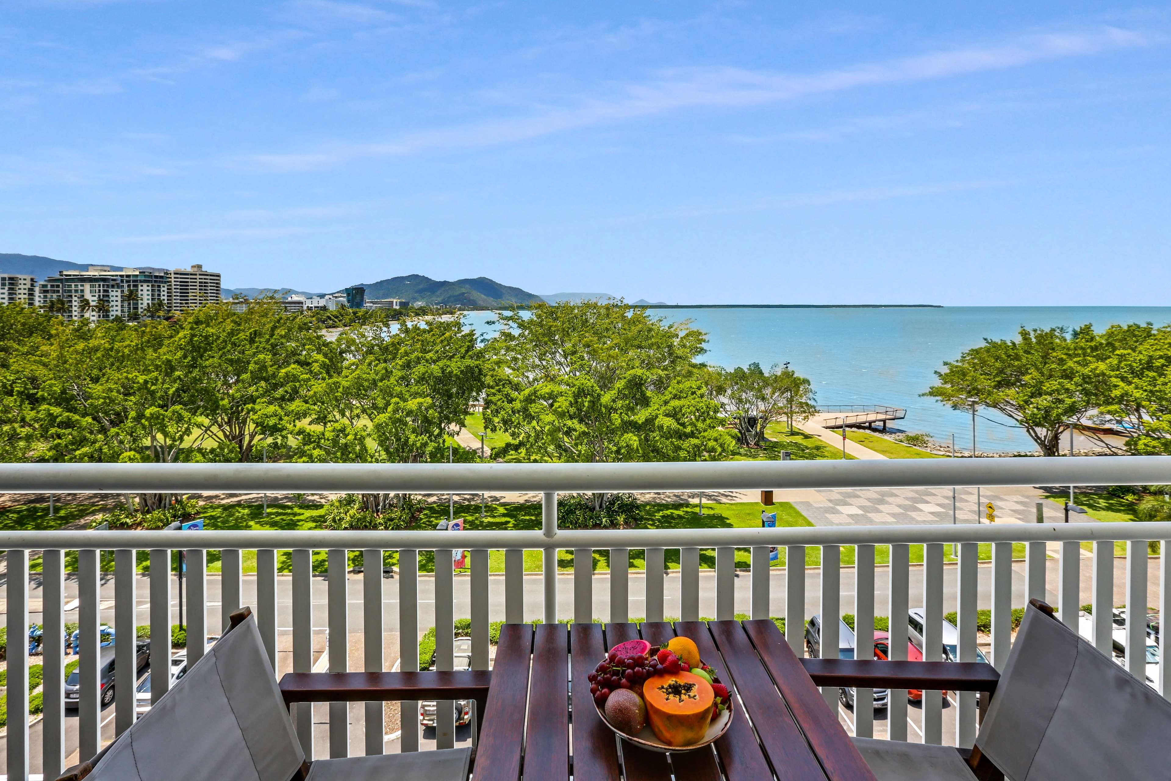 Double Deluxe King Bed