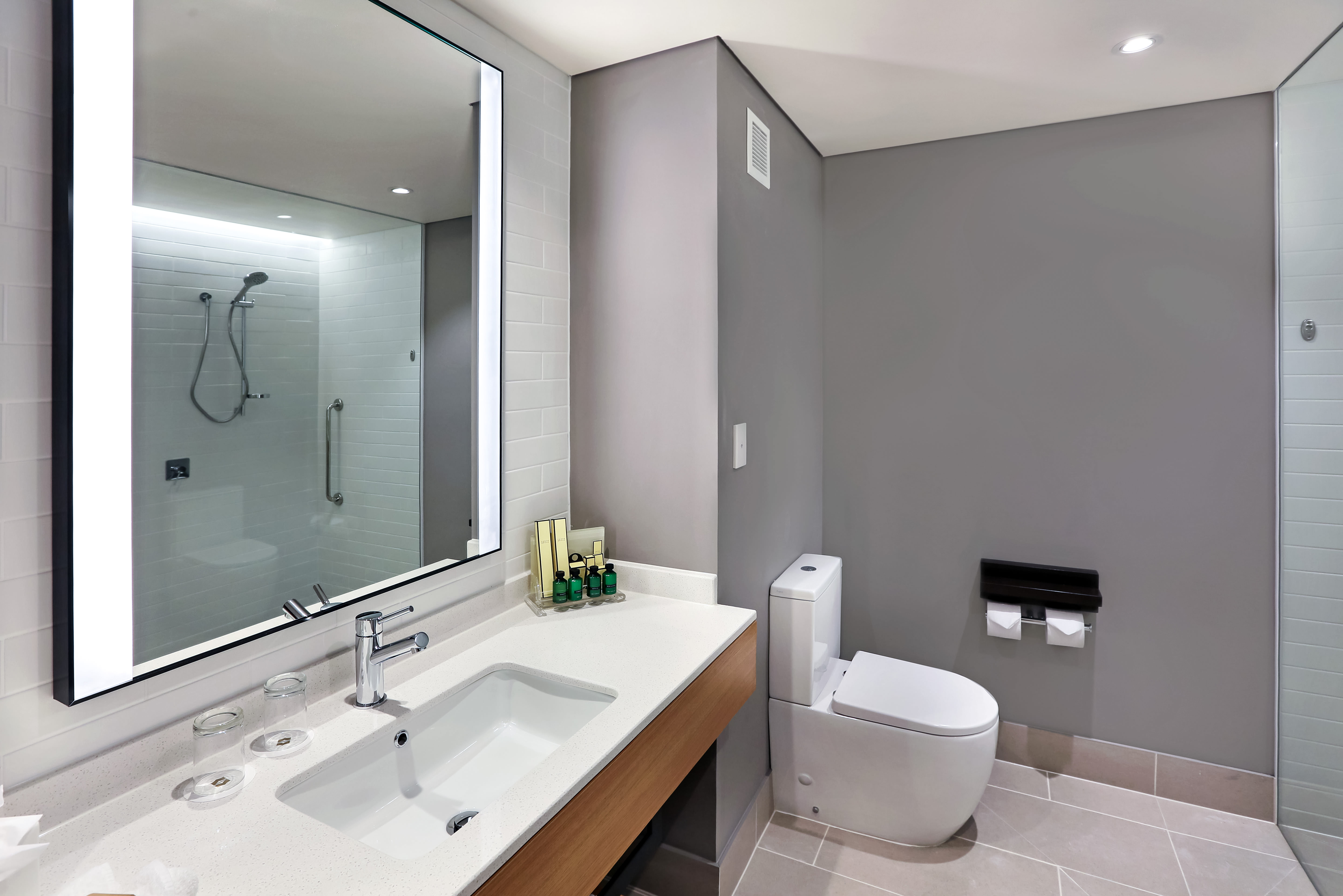 Double Deluxe King Bed