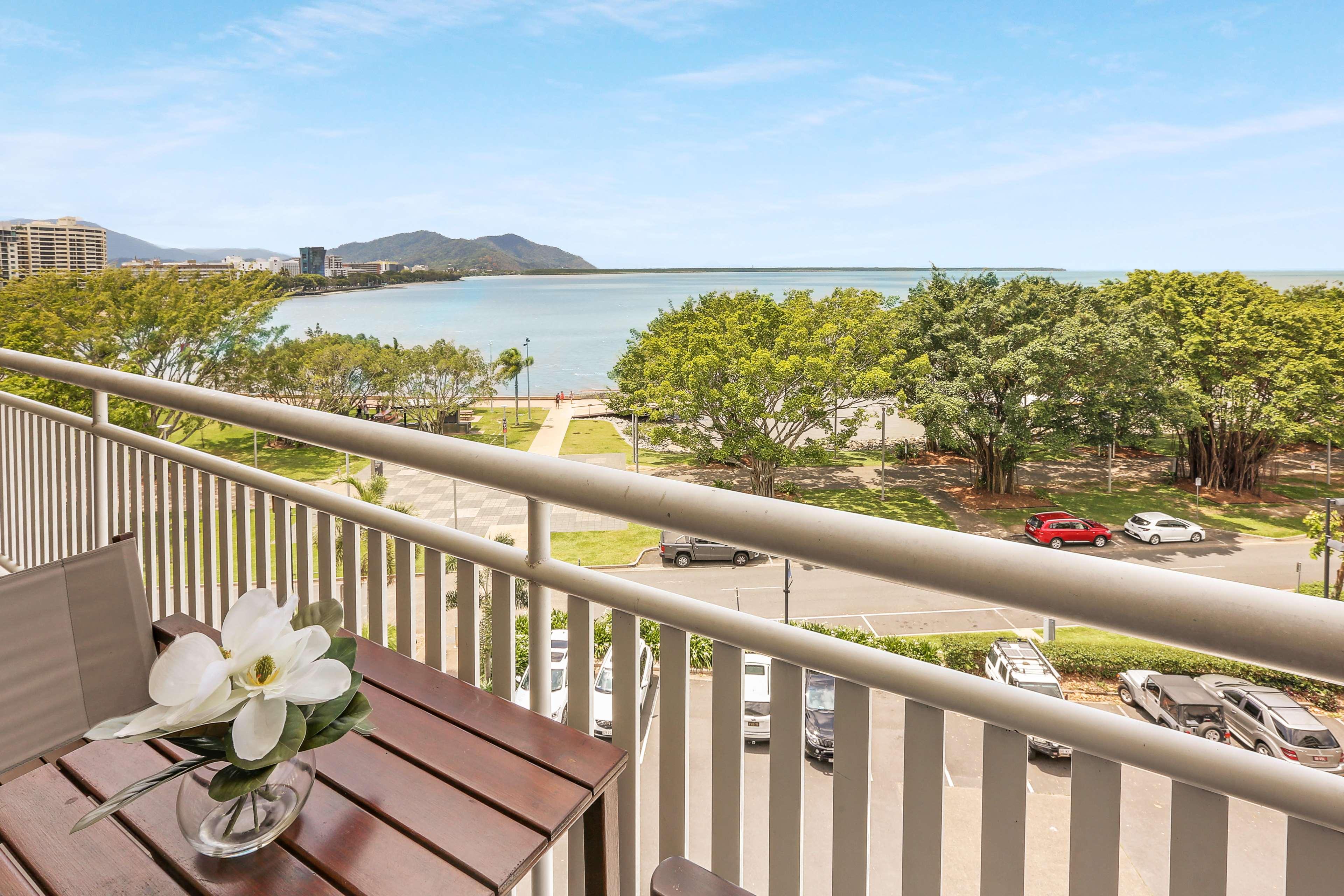 Room Deluxe King Bed