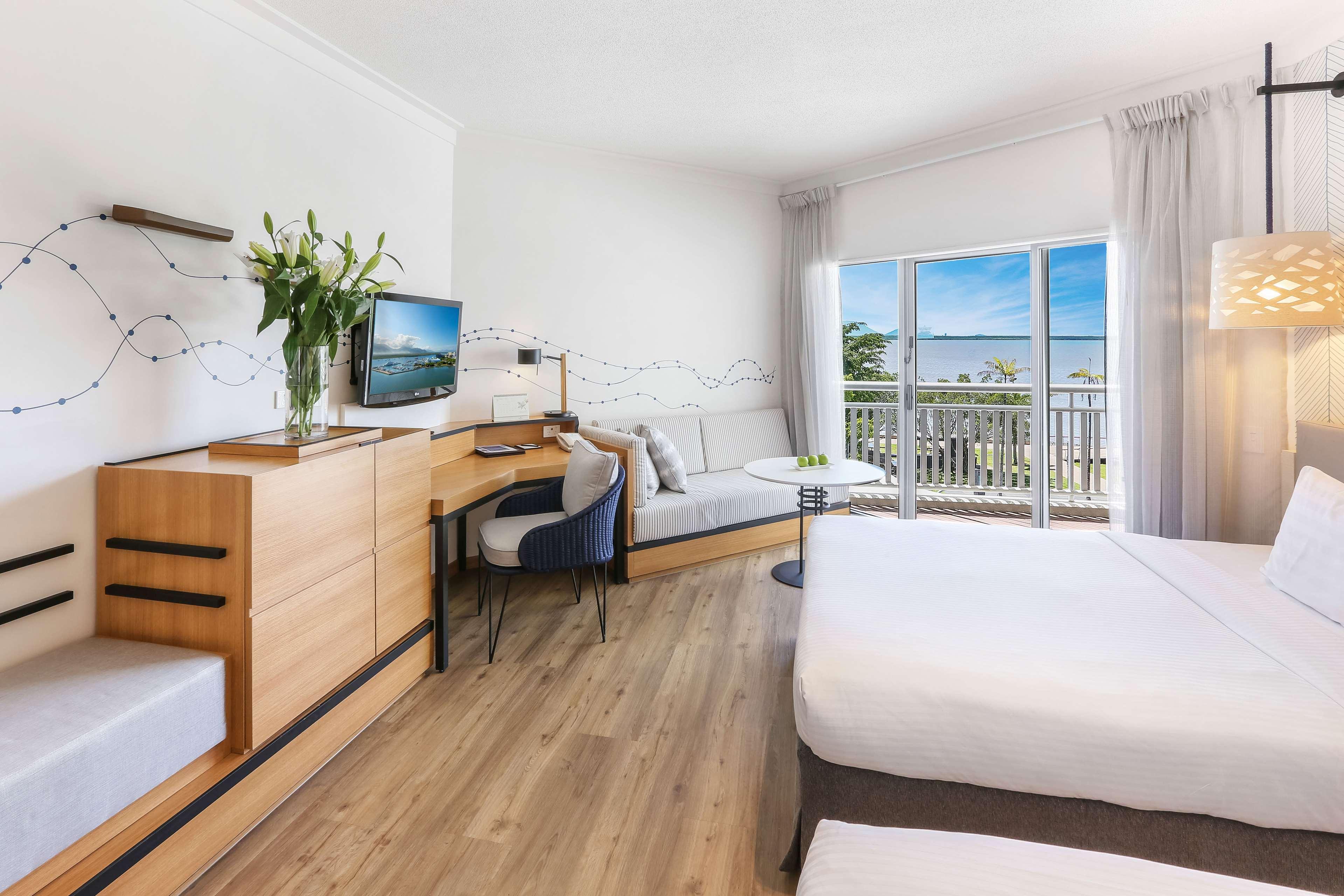 Twin Deluxe Sea View