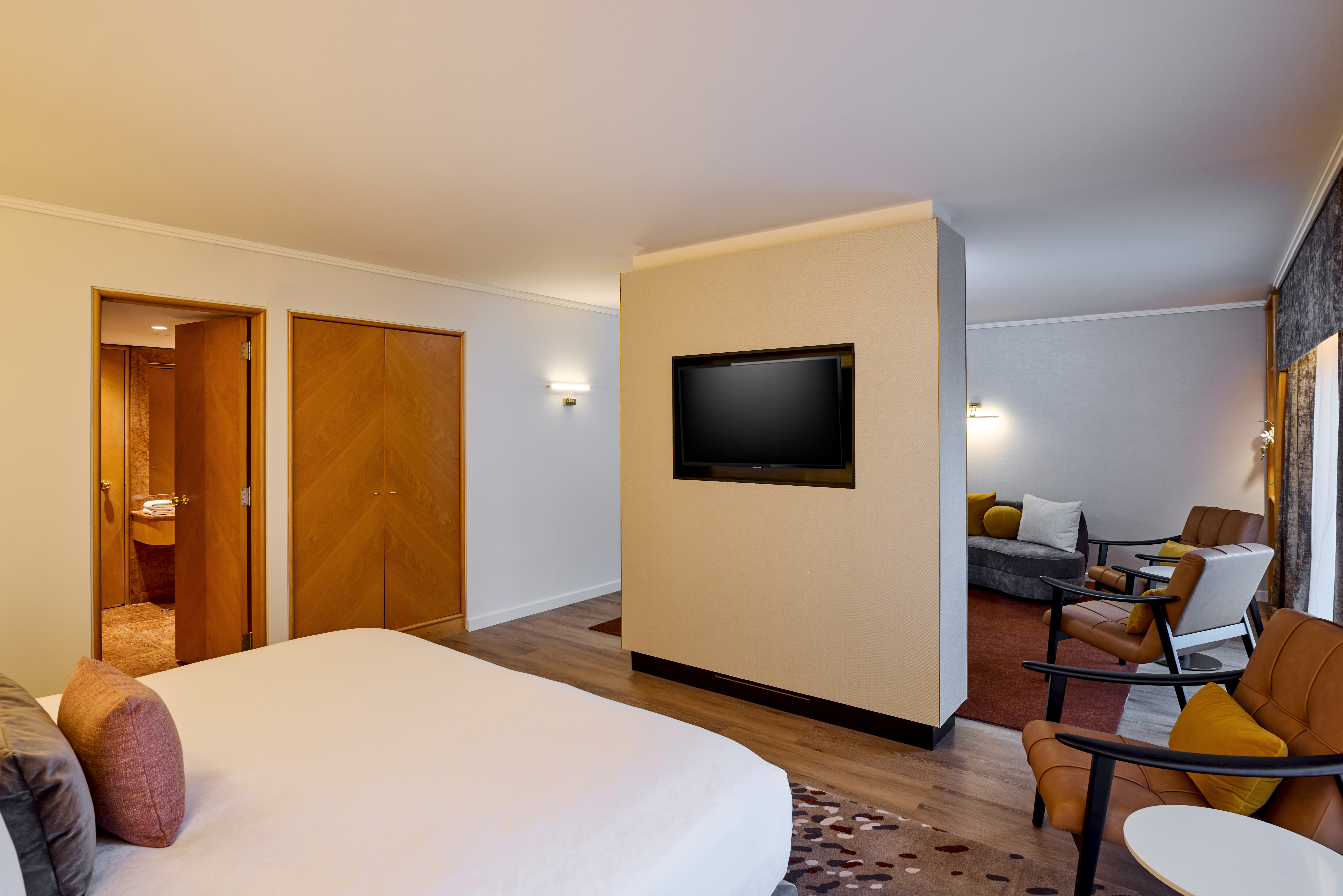 Junior Suite King Size Bed