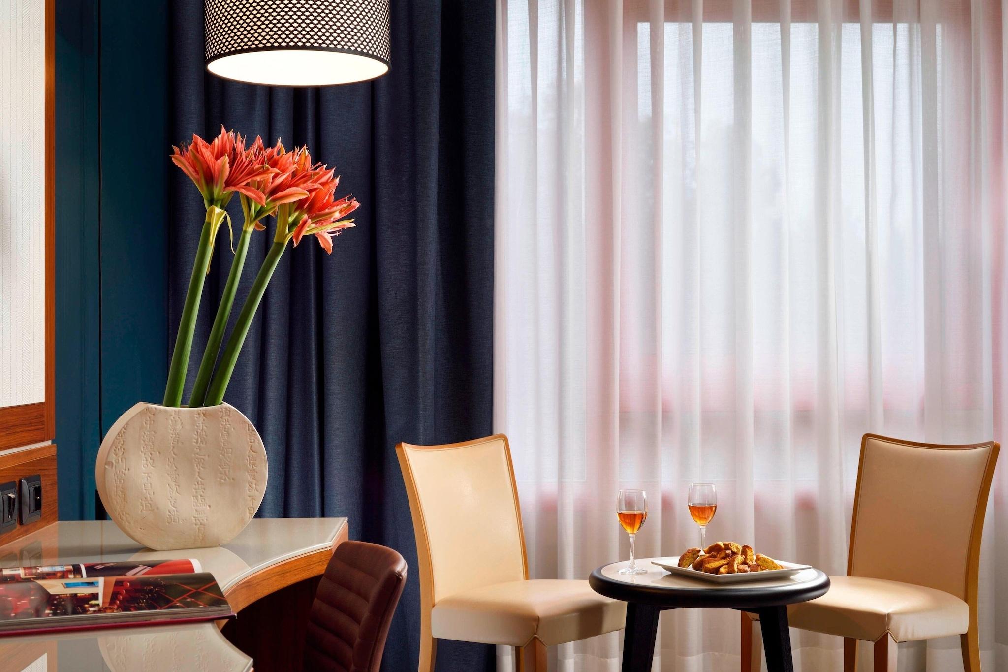 Double Classic Queen Bed