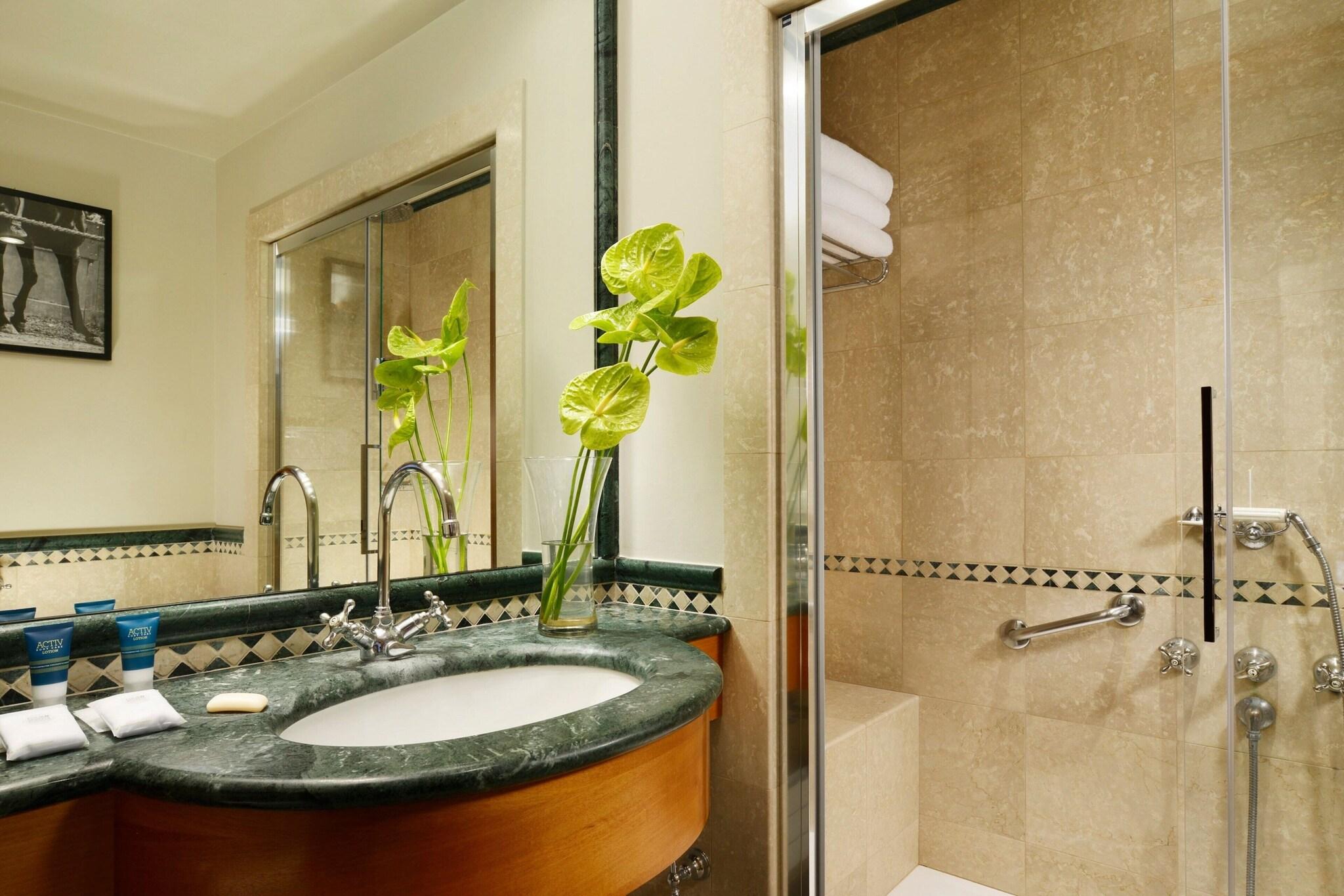 Double Classic King Bed