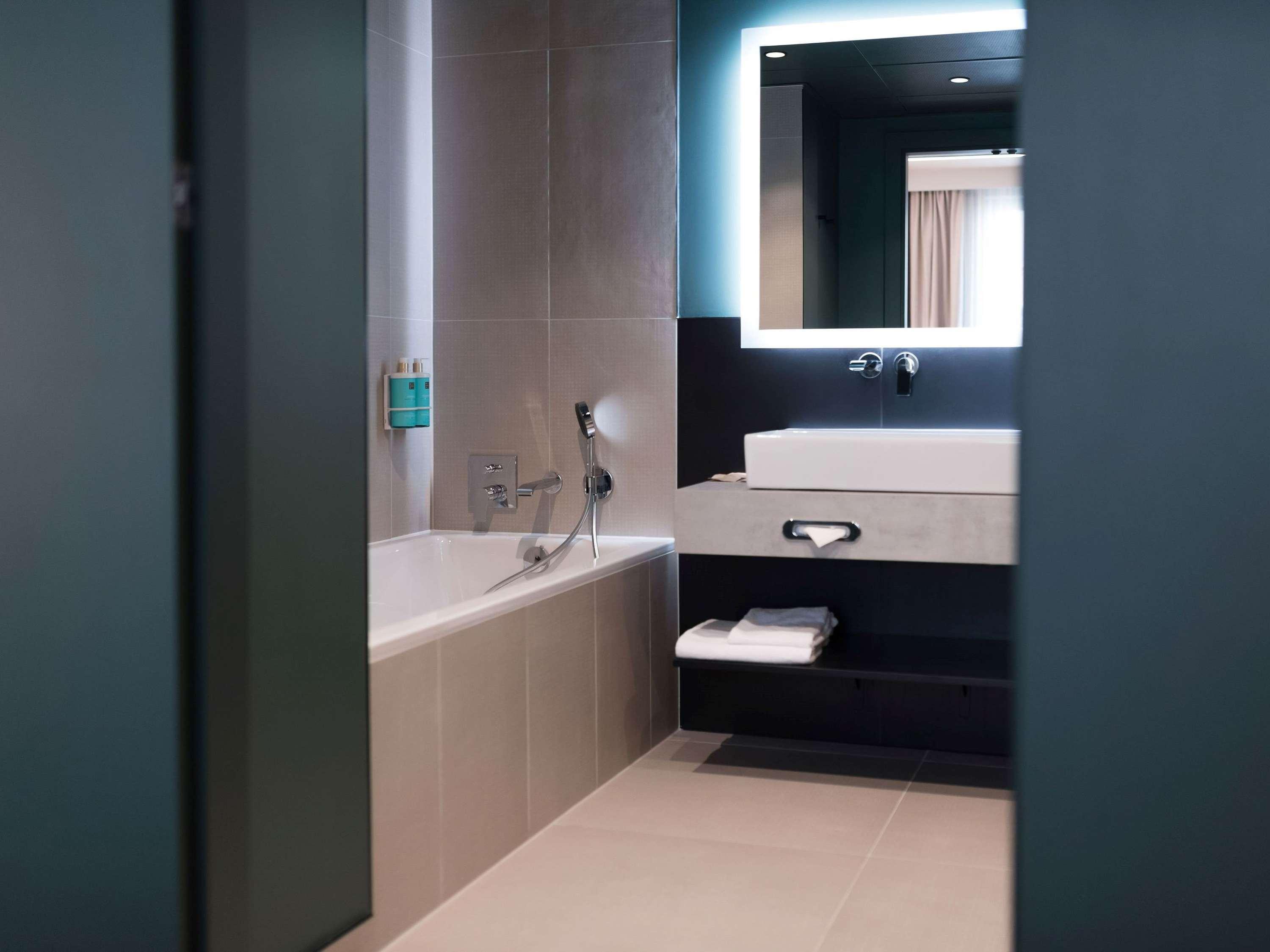 Suite Deluxe Queen Bed