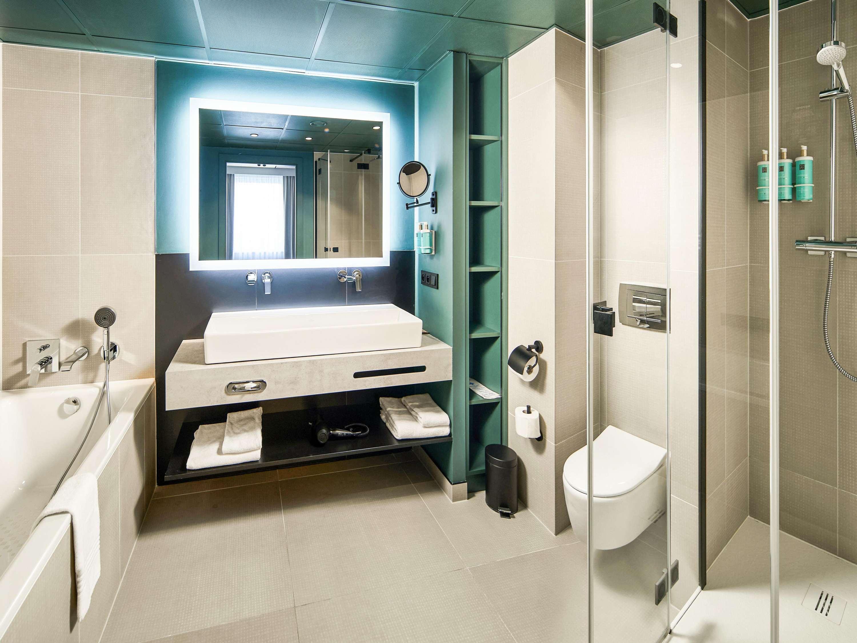 Suite Deluxe Queen Bed