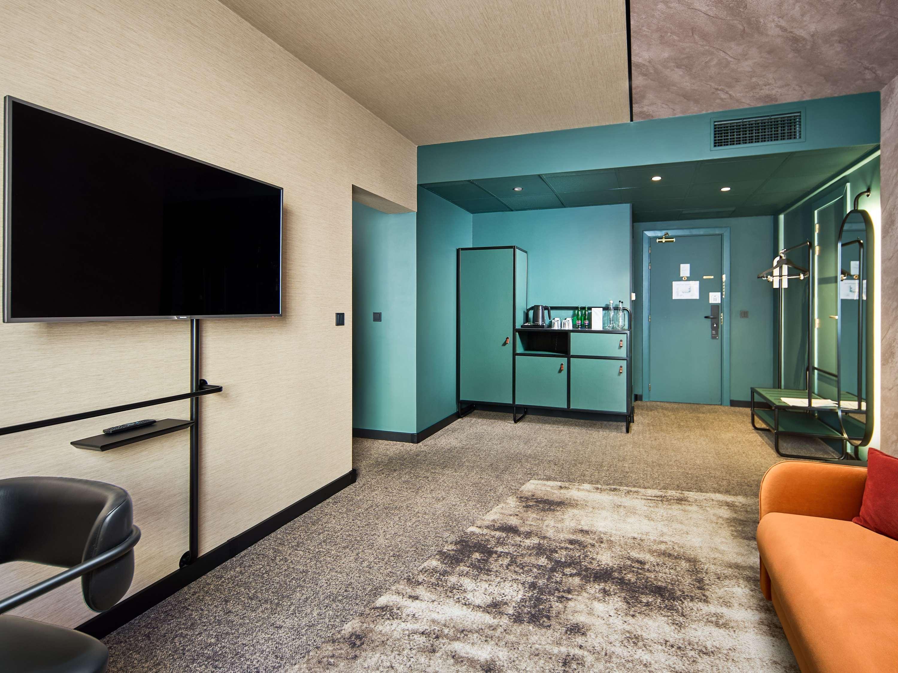 Suite Deluxe Queen Bed