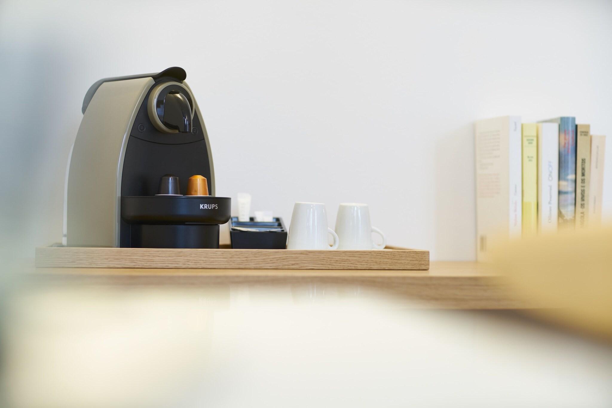 Double Club Queen Bed