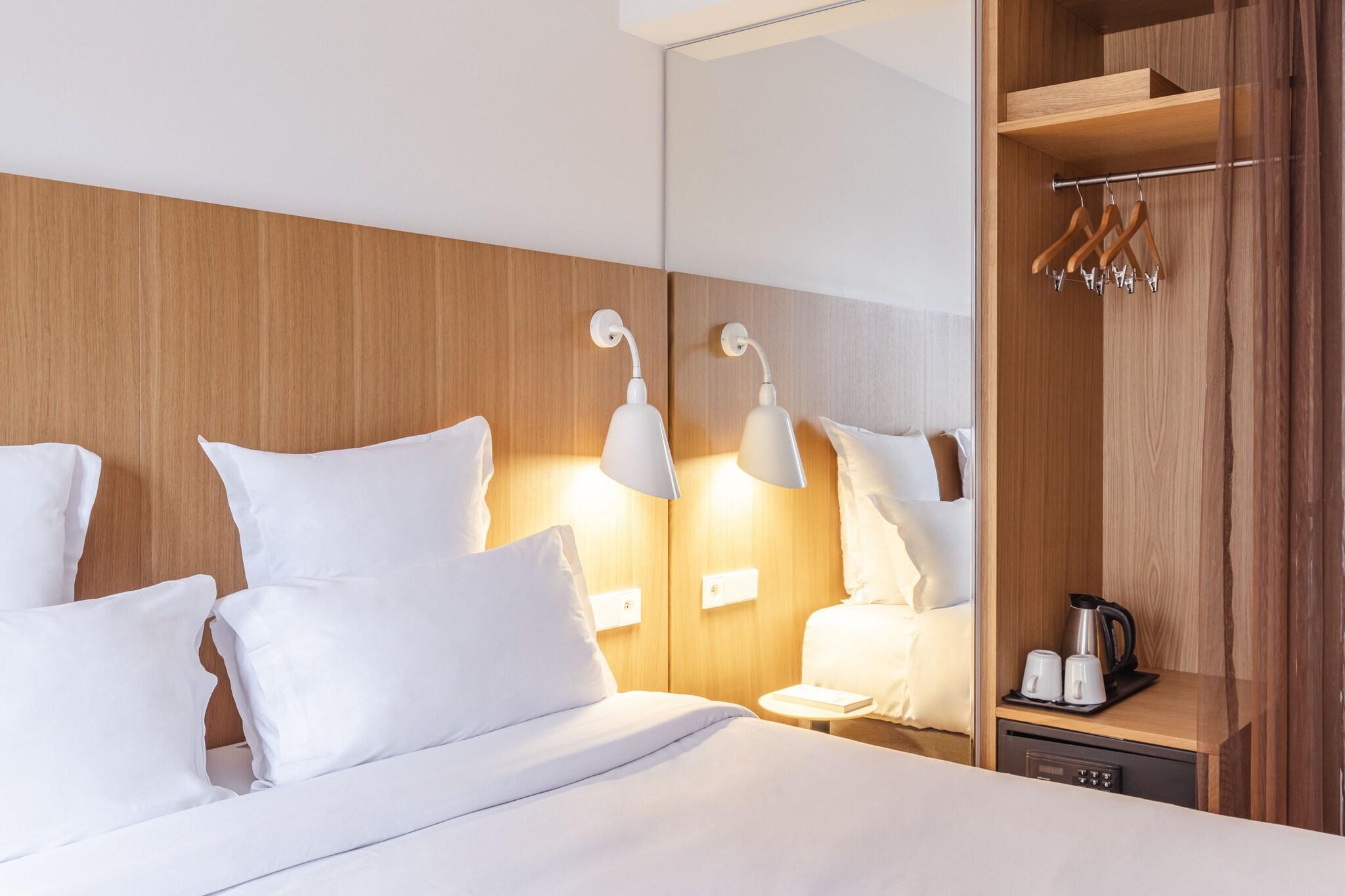 Double Superior Queen Bed