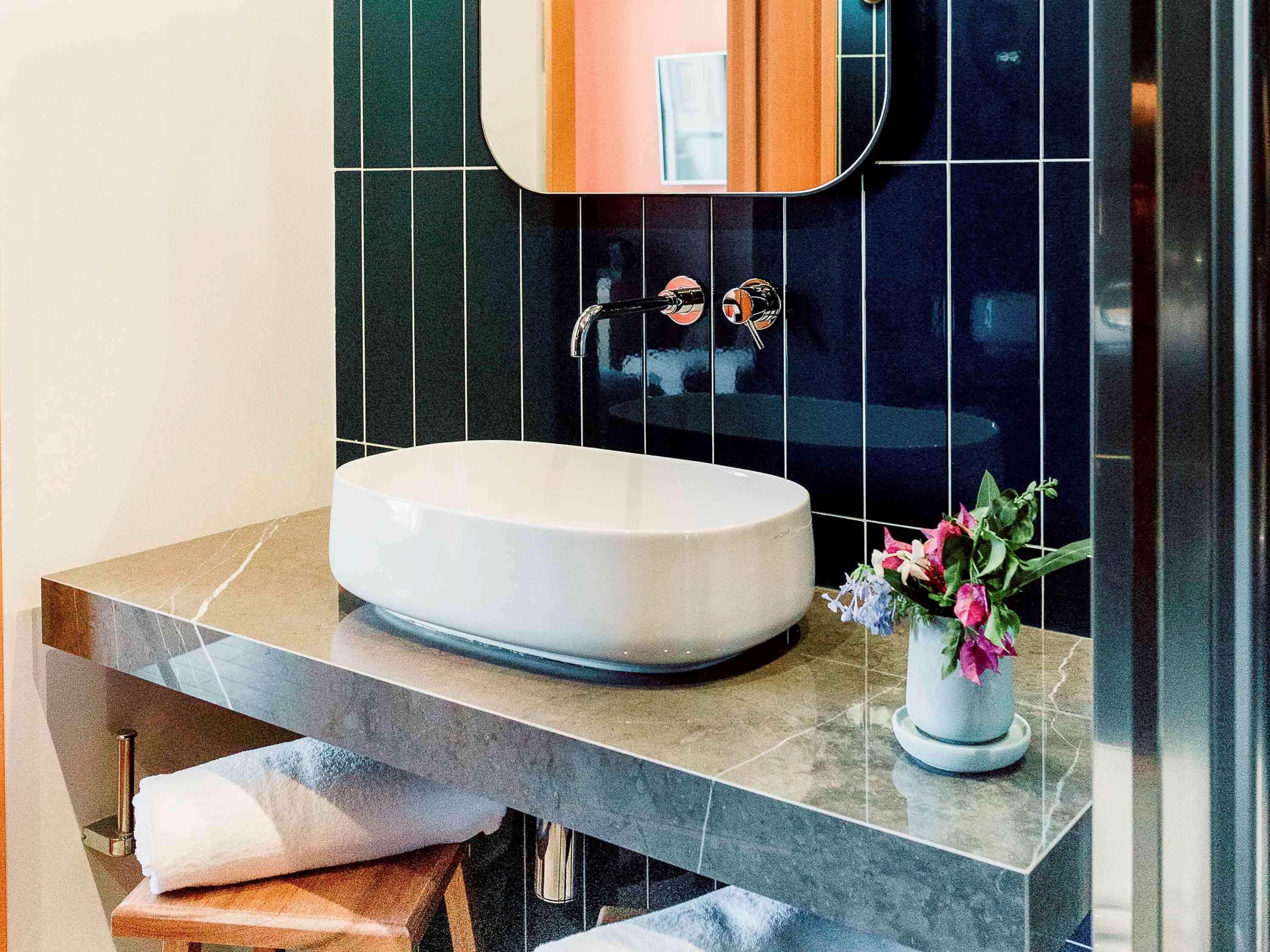 Double or Twin Superior Queen Bed