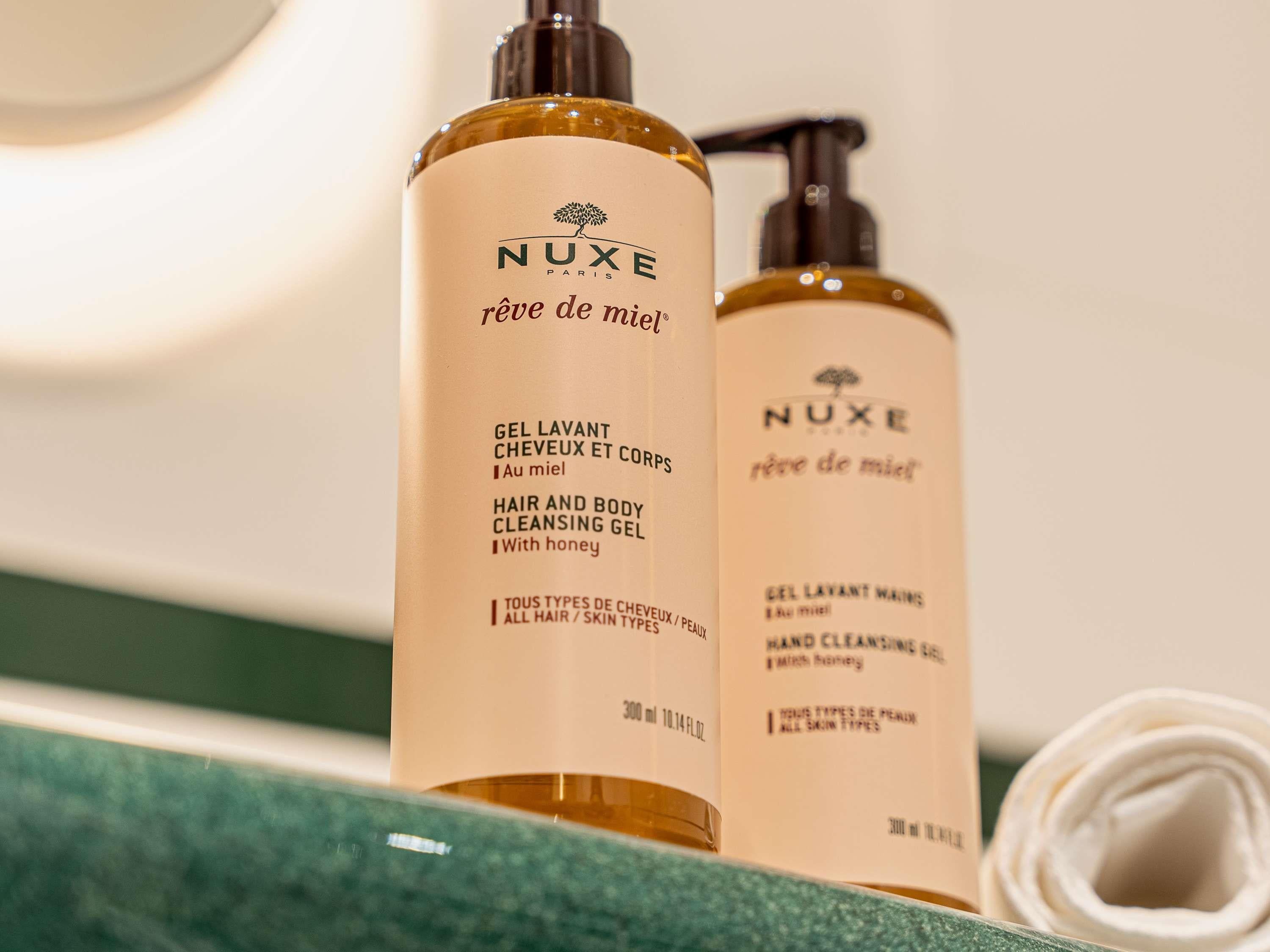 Double Classic Queen Bed