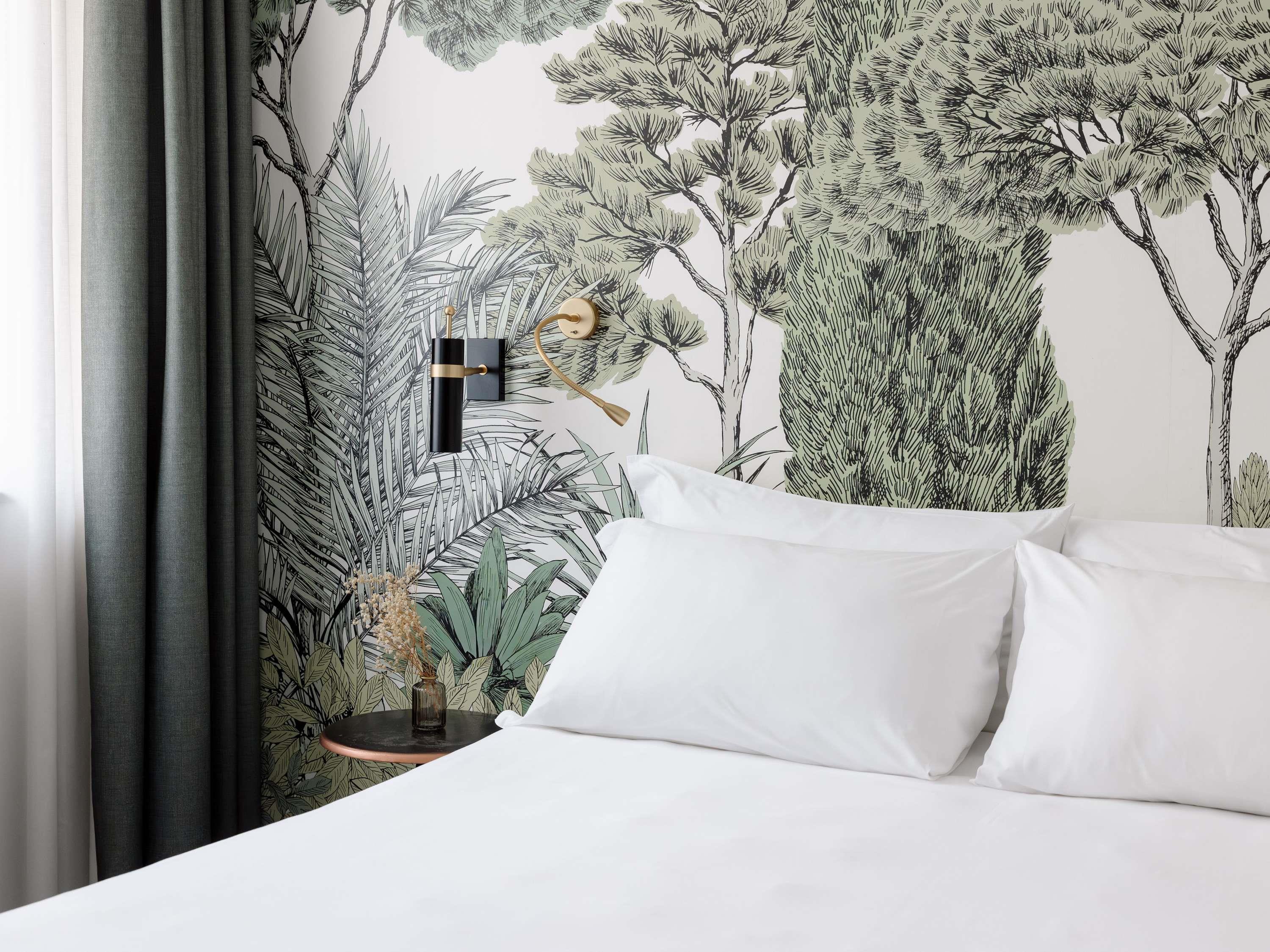 Double or Twin Superior Queen Bed