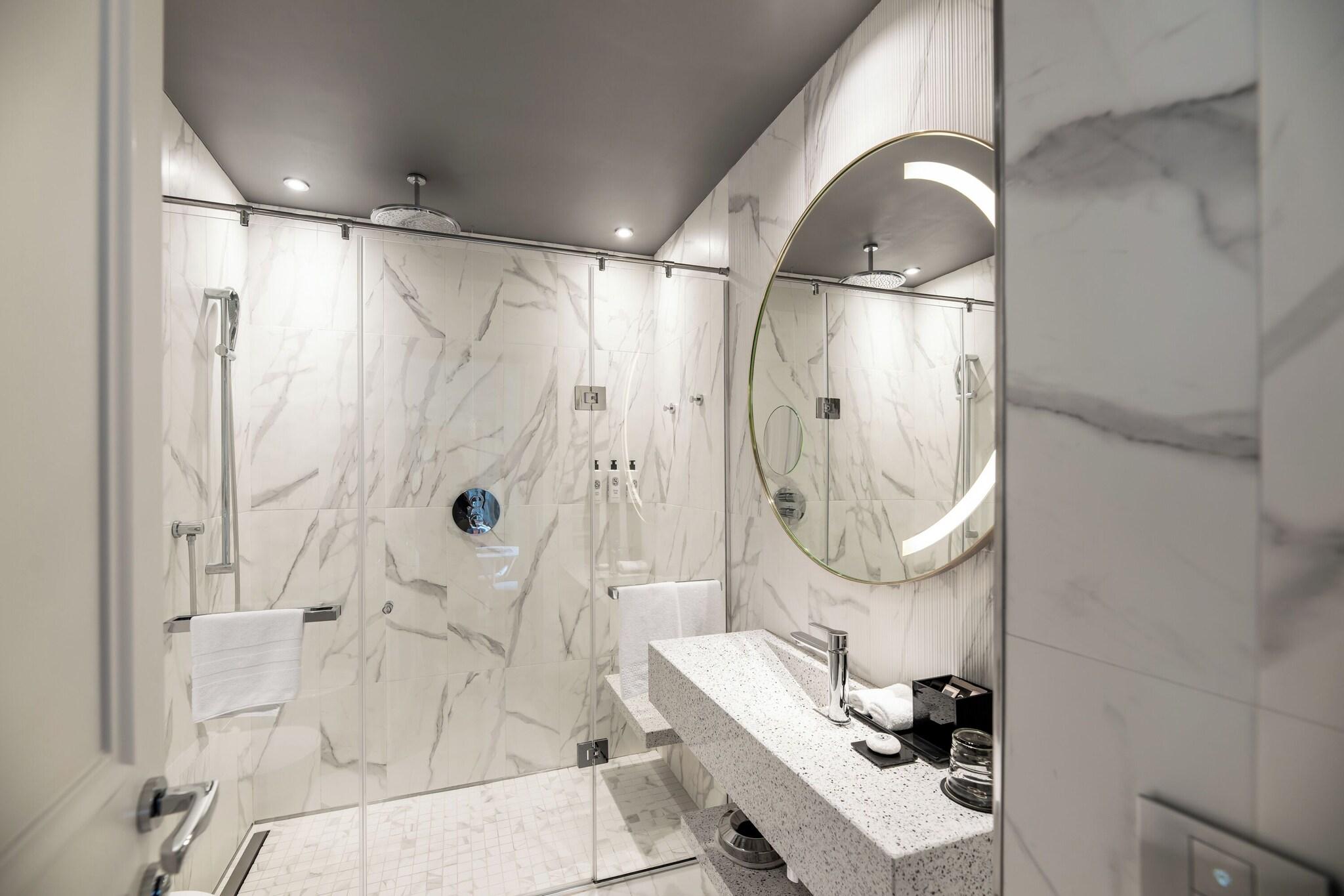 Family Room Connecting Room