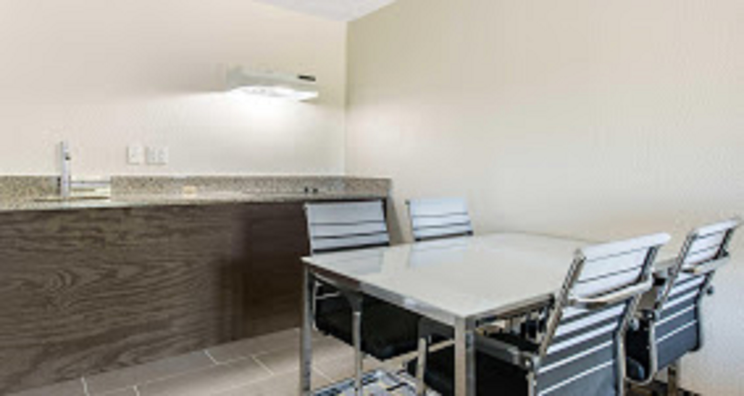 Suite Two Queen Beds Non Smoking