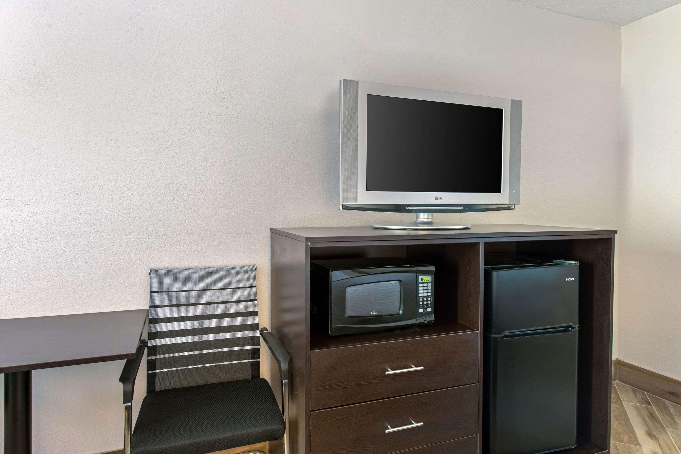 Quadruple Two Queen Beds Non Smoking