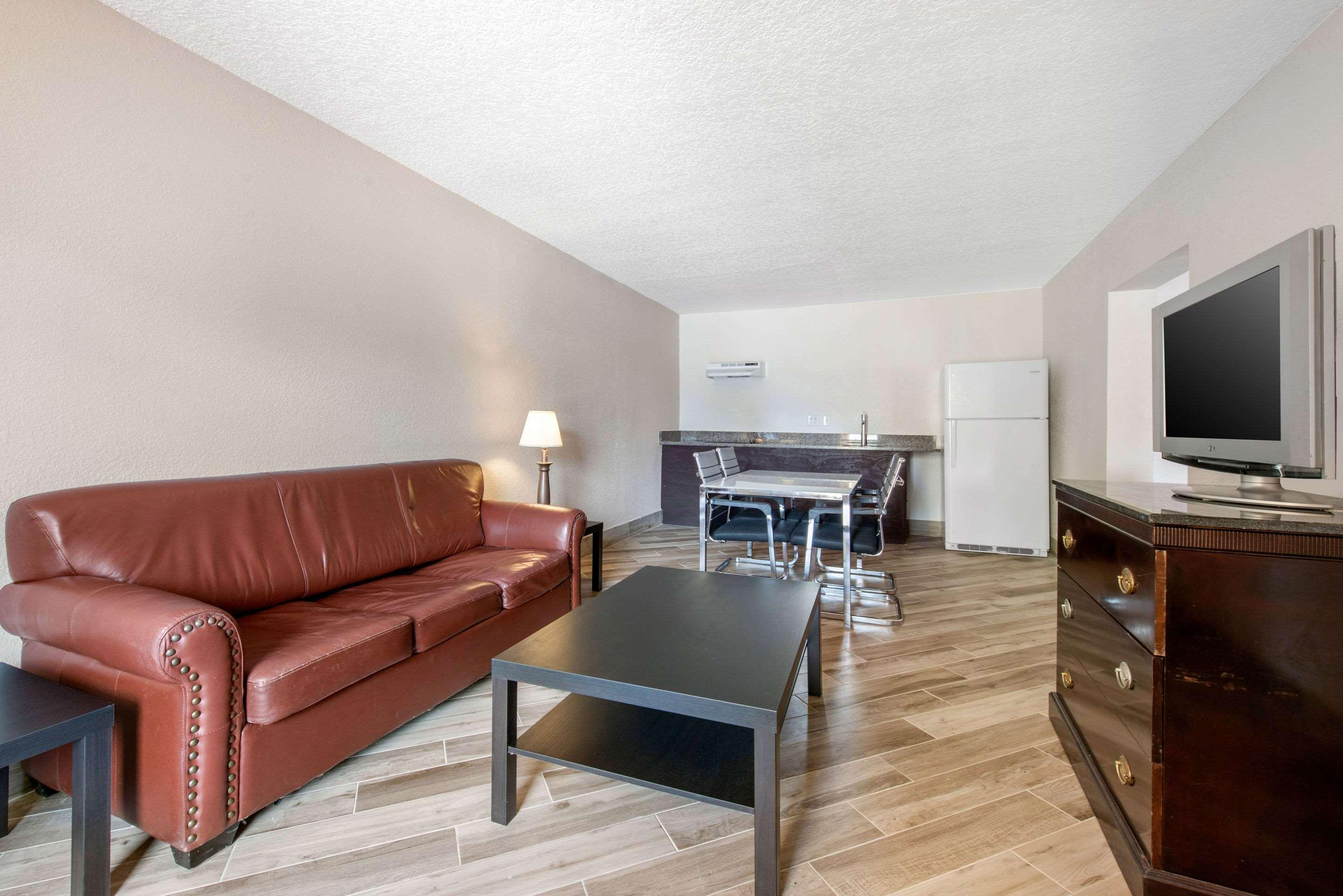 Suite Two Queen Beds