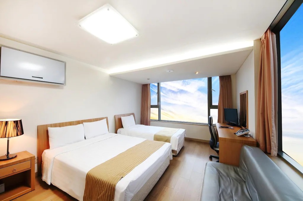 Family Room Two Beds