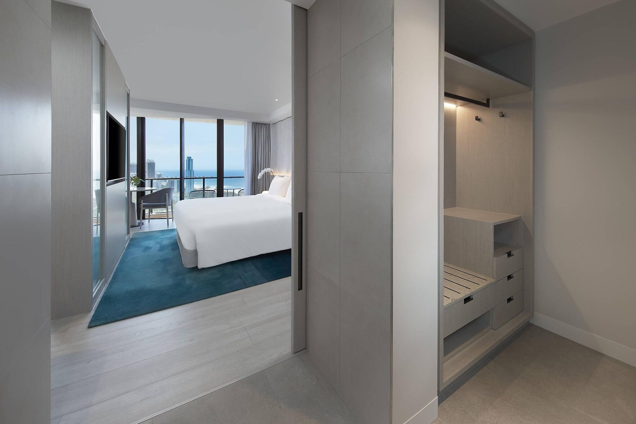 Junior Suite Ocean View King Bed