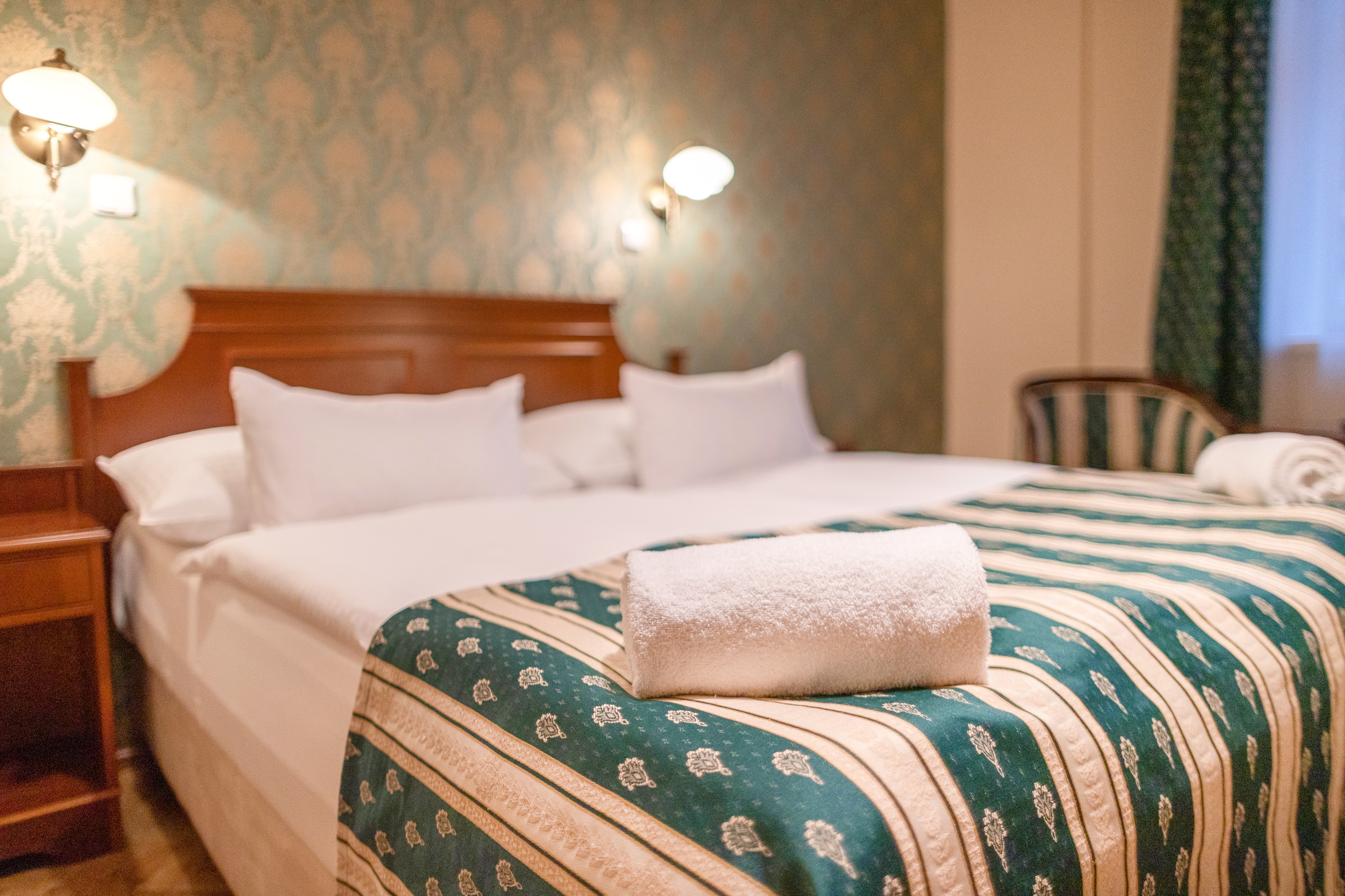 Double or Twin Standard