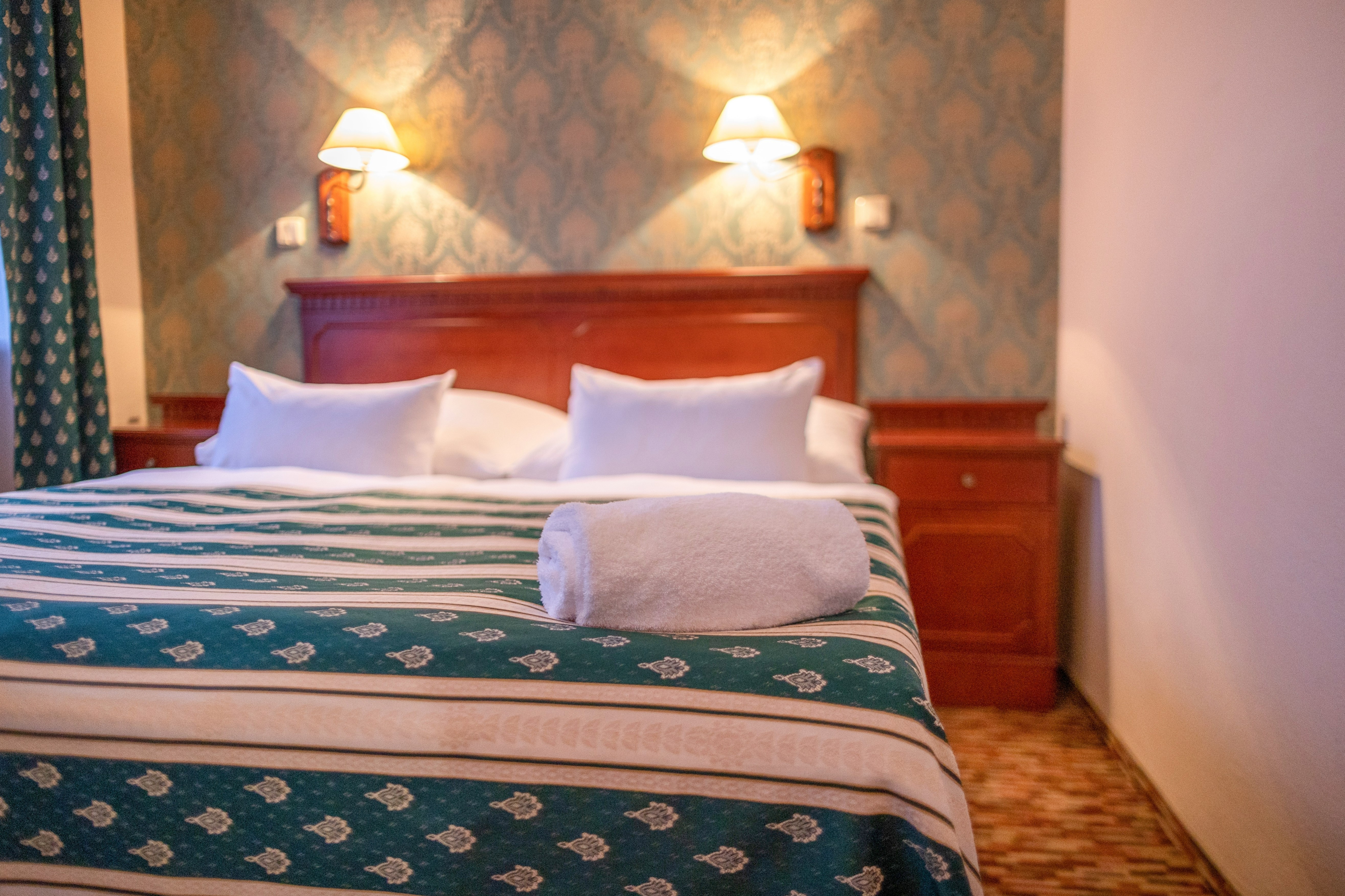 Double or Twin Standard