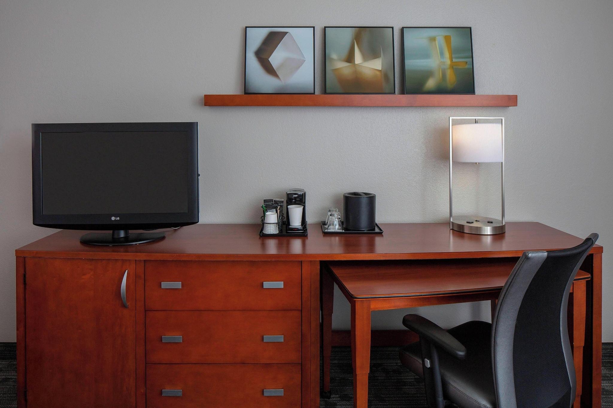 Suite King Size Bed