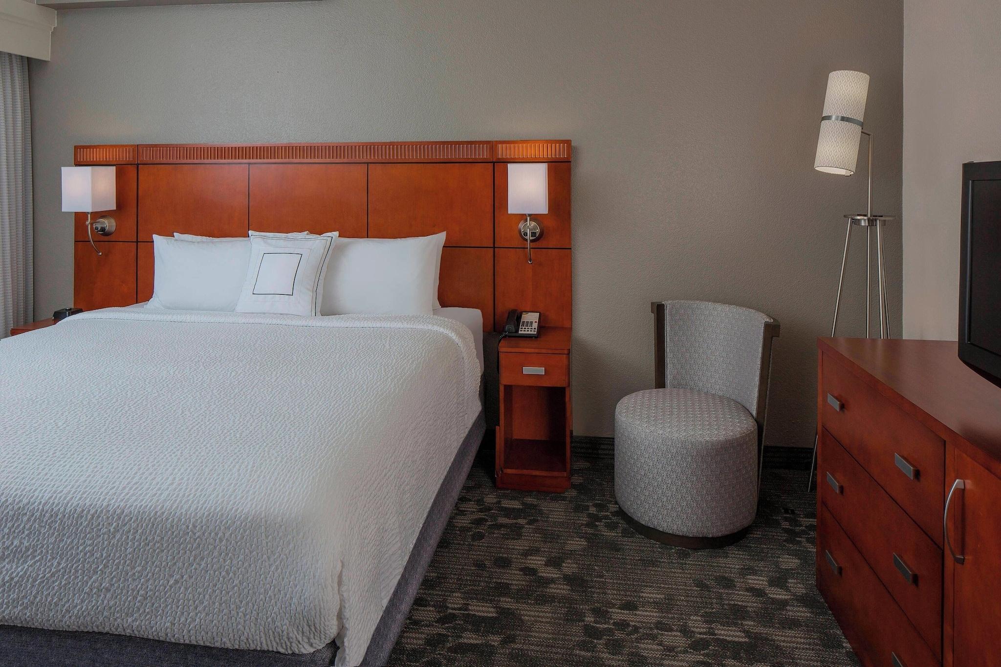 Suite King Size Bed