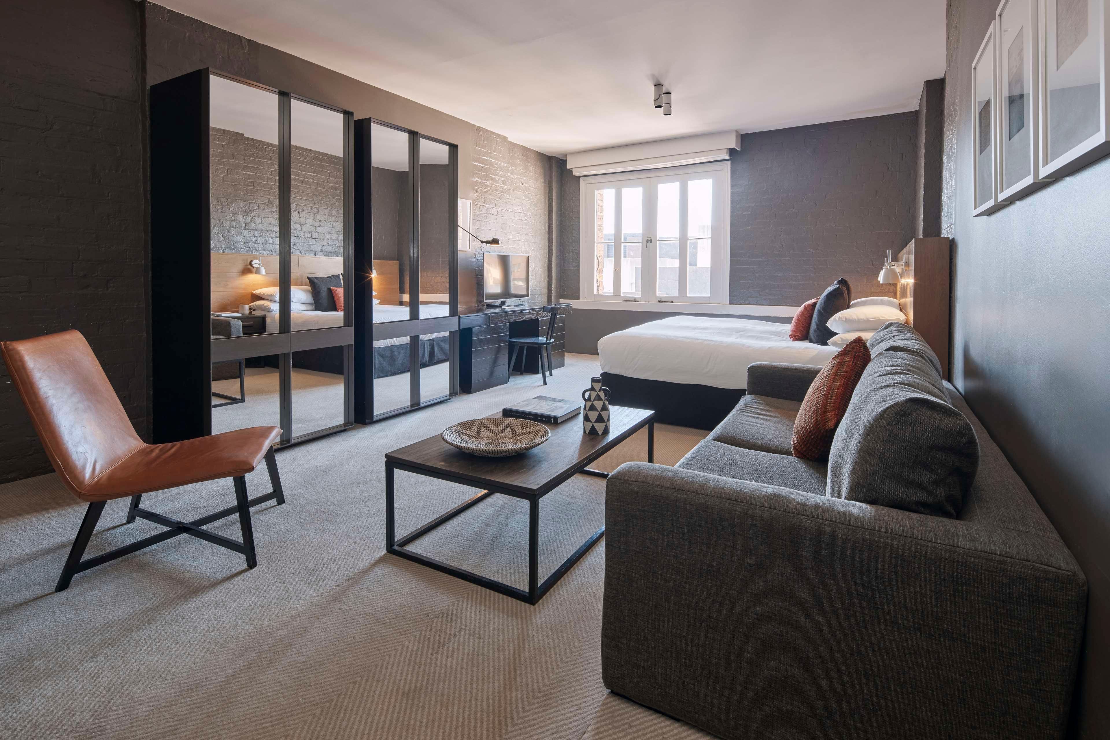 Suite King Size Bed