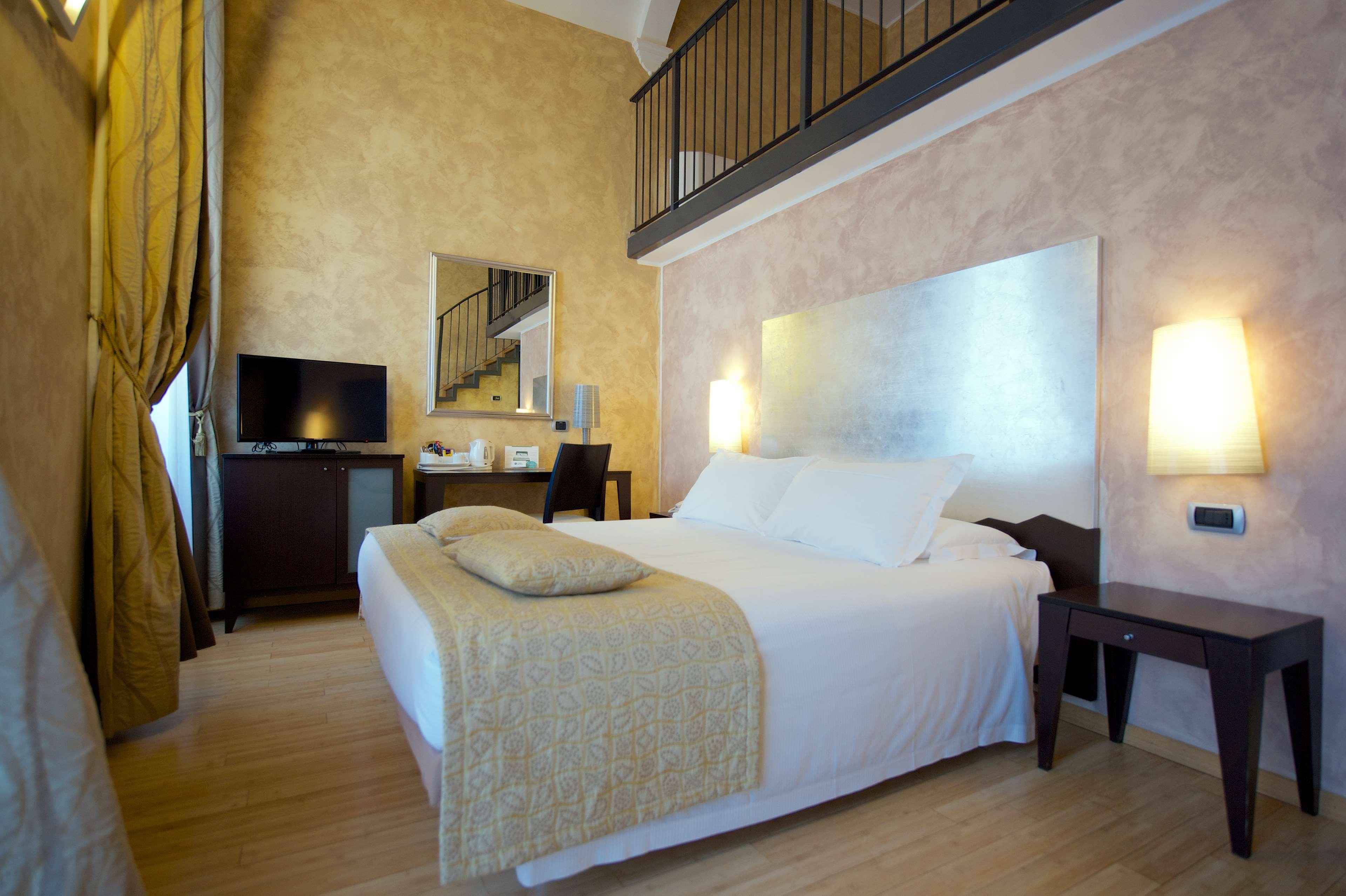 Double Queen Size Bed