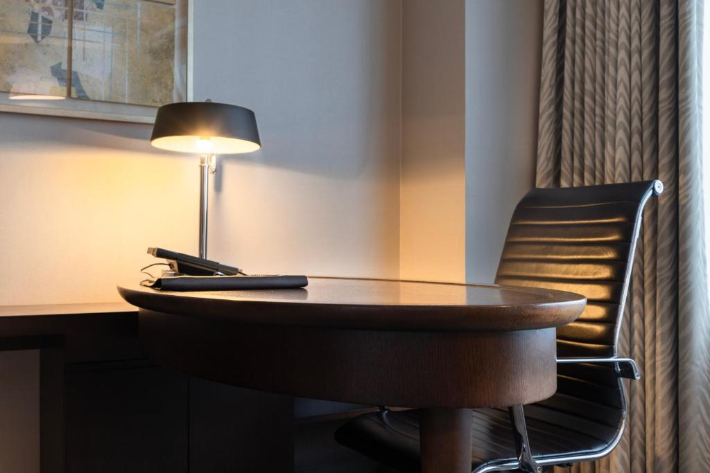 Junior Suite King Size Bed