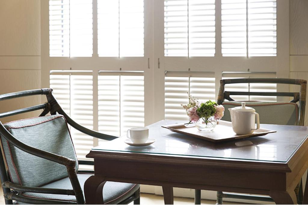 Twin Deluxe Mountain View