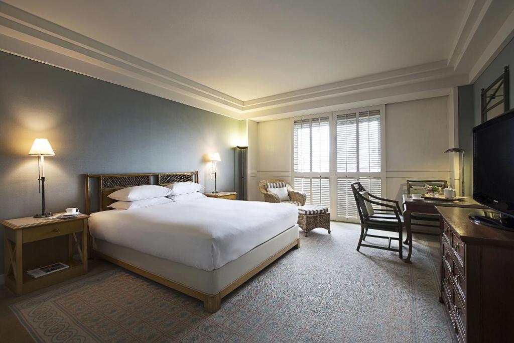 Double Deluxe Mountain View