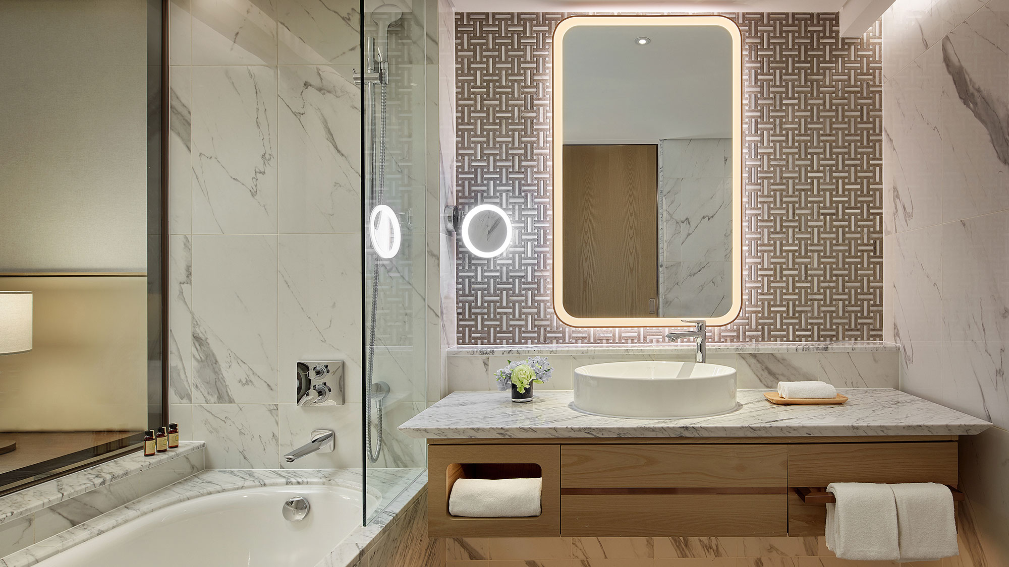 Twin Deluxe Lake View