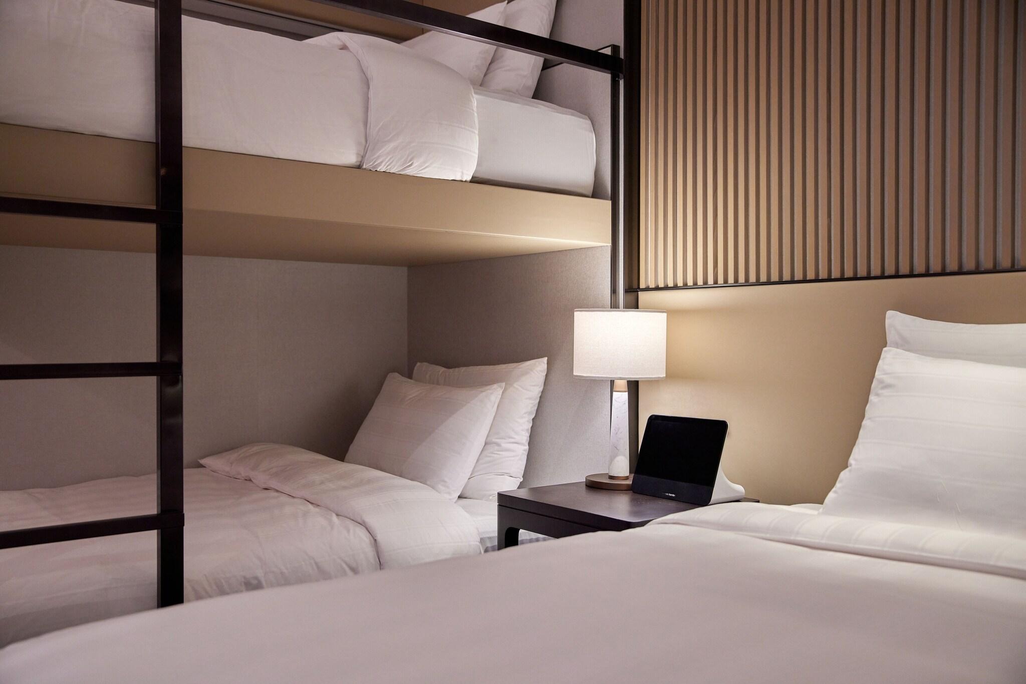 Junior Suite Queen Size Bed