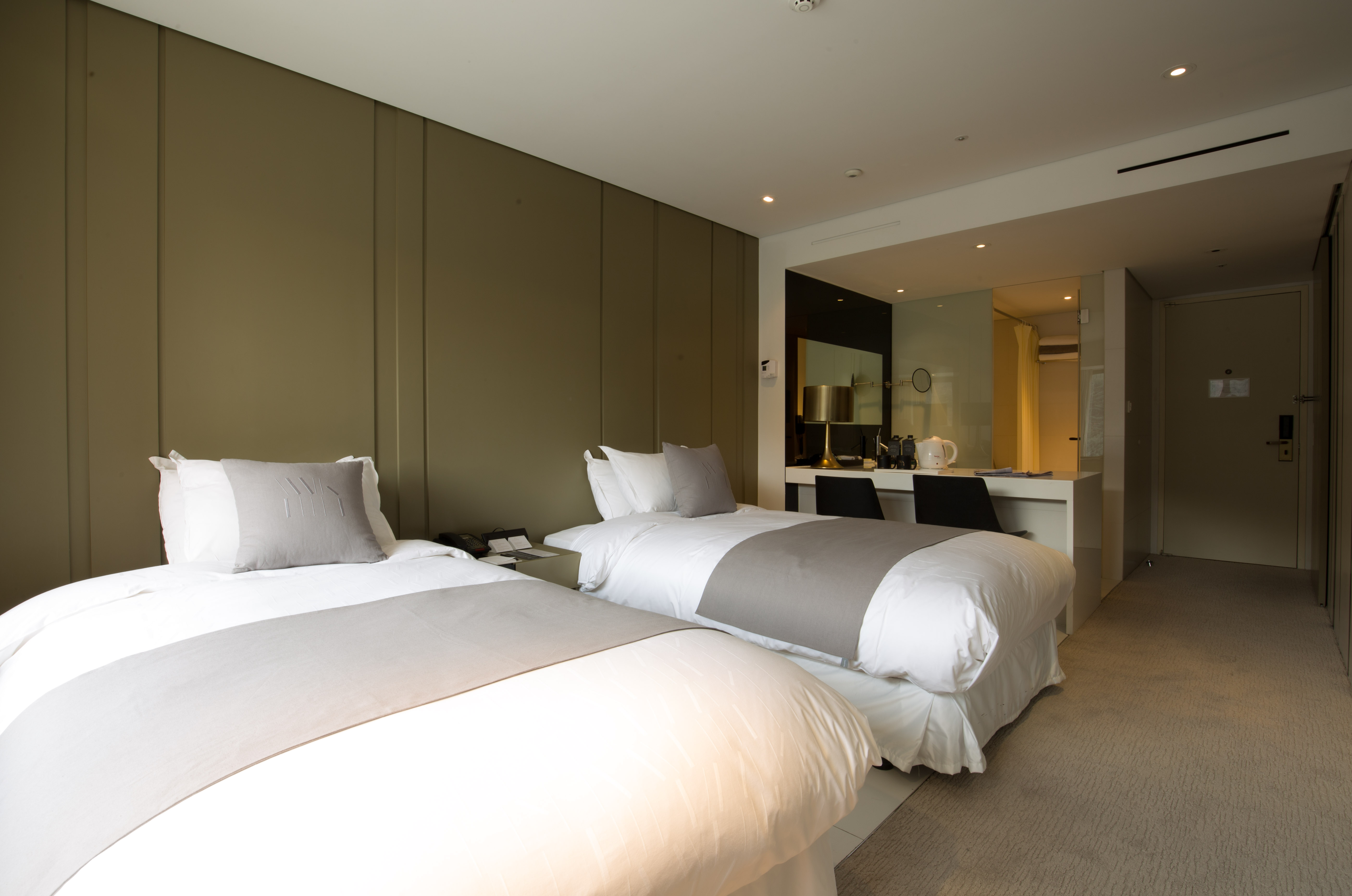 Twin Deluxe River View