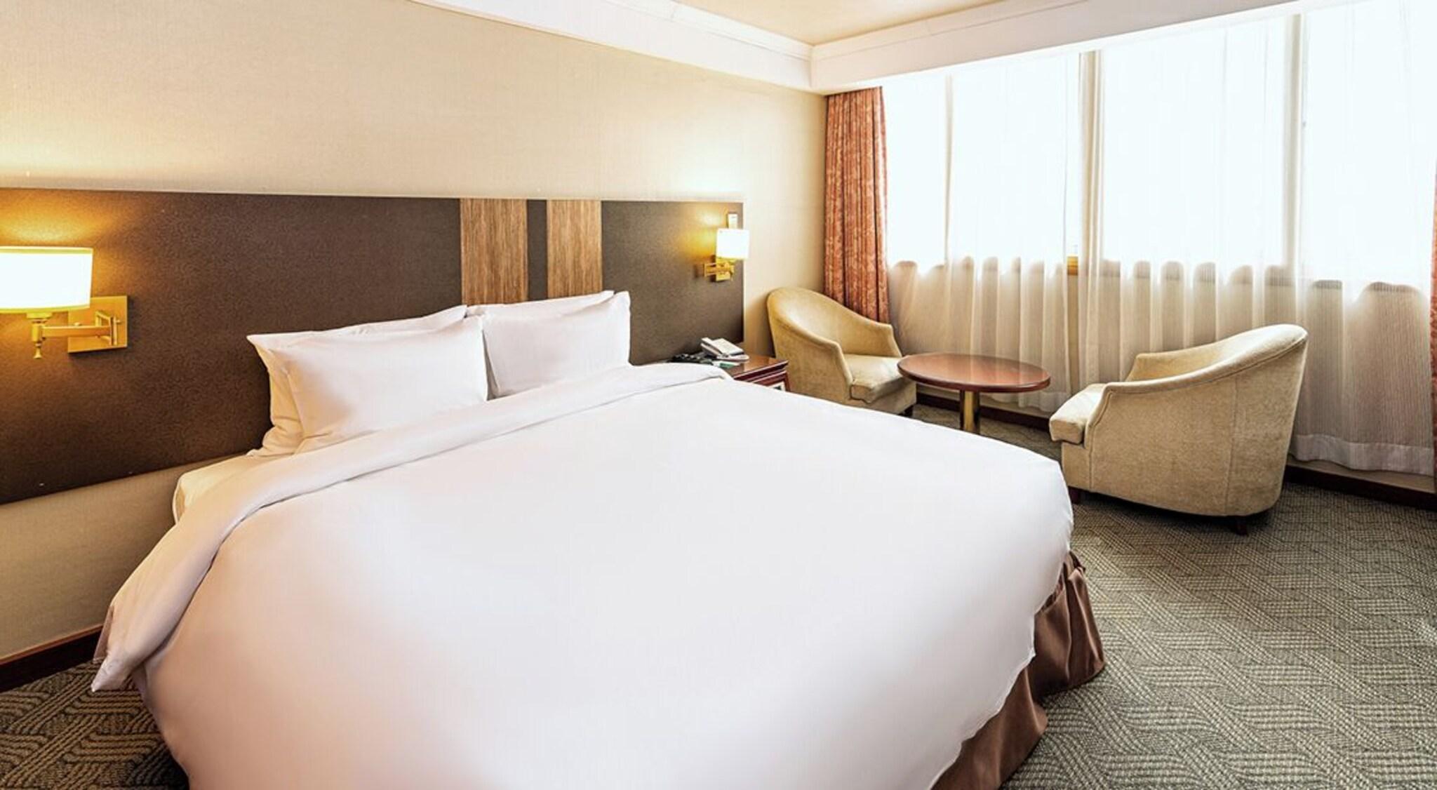 Double Queen Size Bed