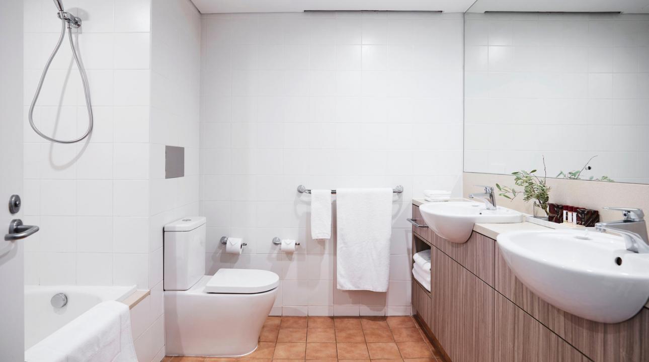 Double Deluxe King Bed