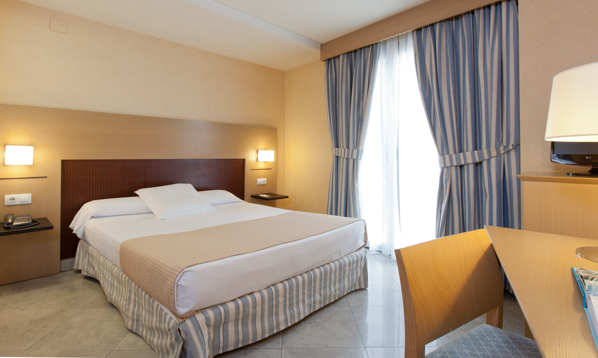 Double or Twin Standard