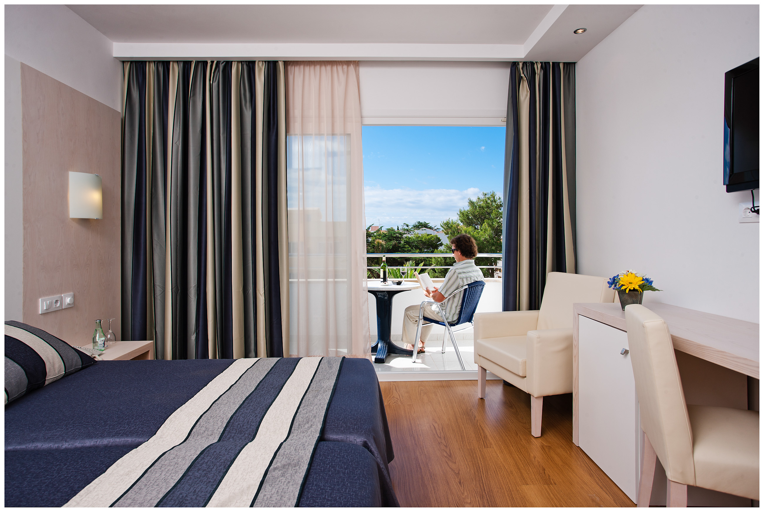 Double or Twin Standard