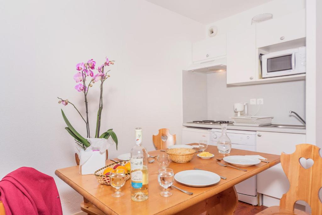 Apartment Capacity 6