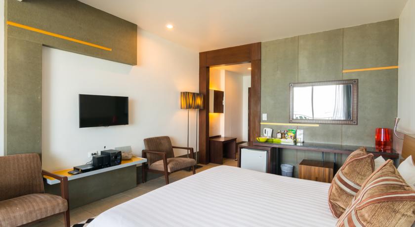 Double or Twin Deluxe Sea View