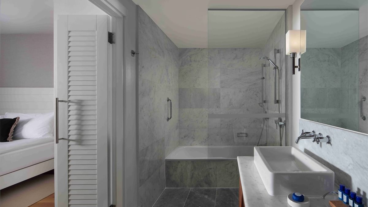 Double Single Executive