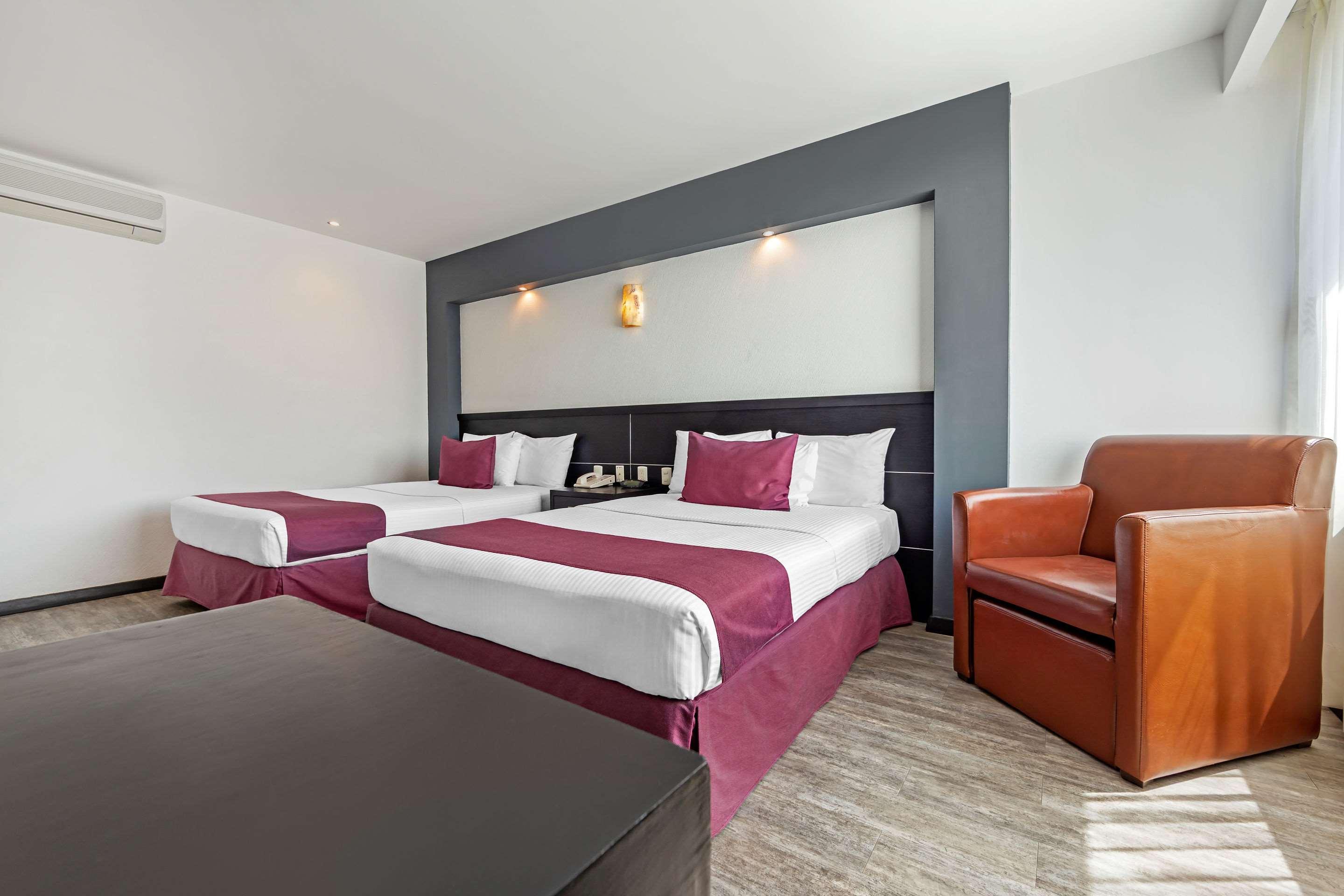 Double Two Double Beds Non Smoking