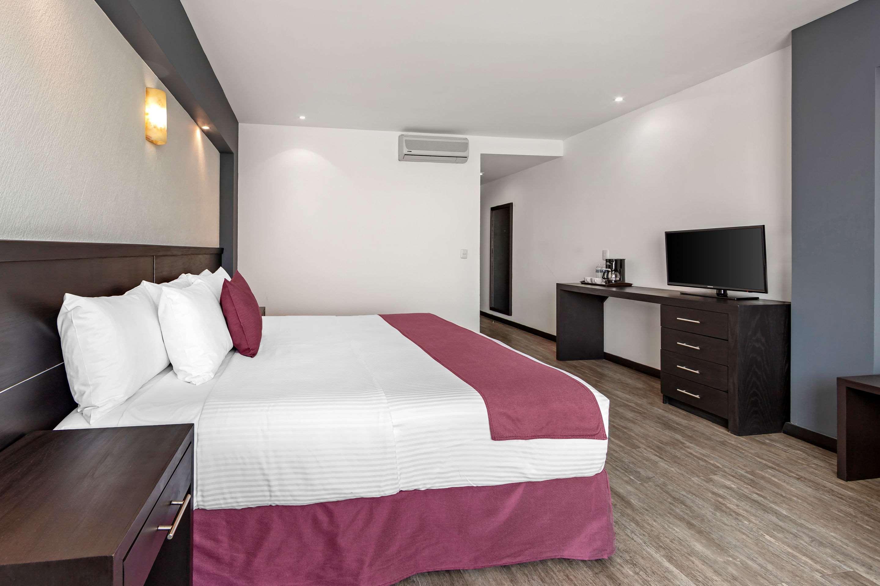 Double King Bed Non Smoking