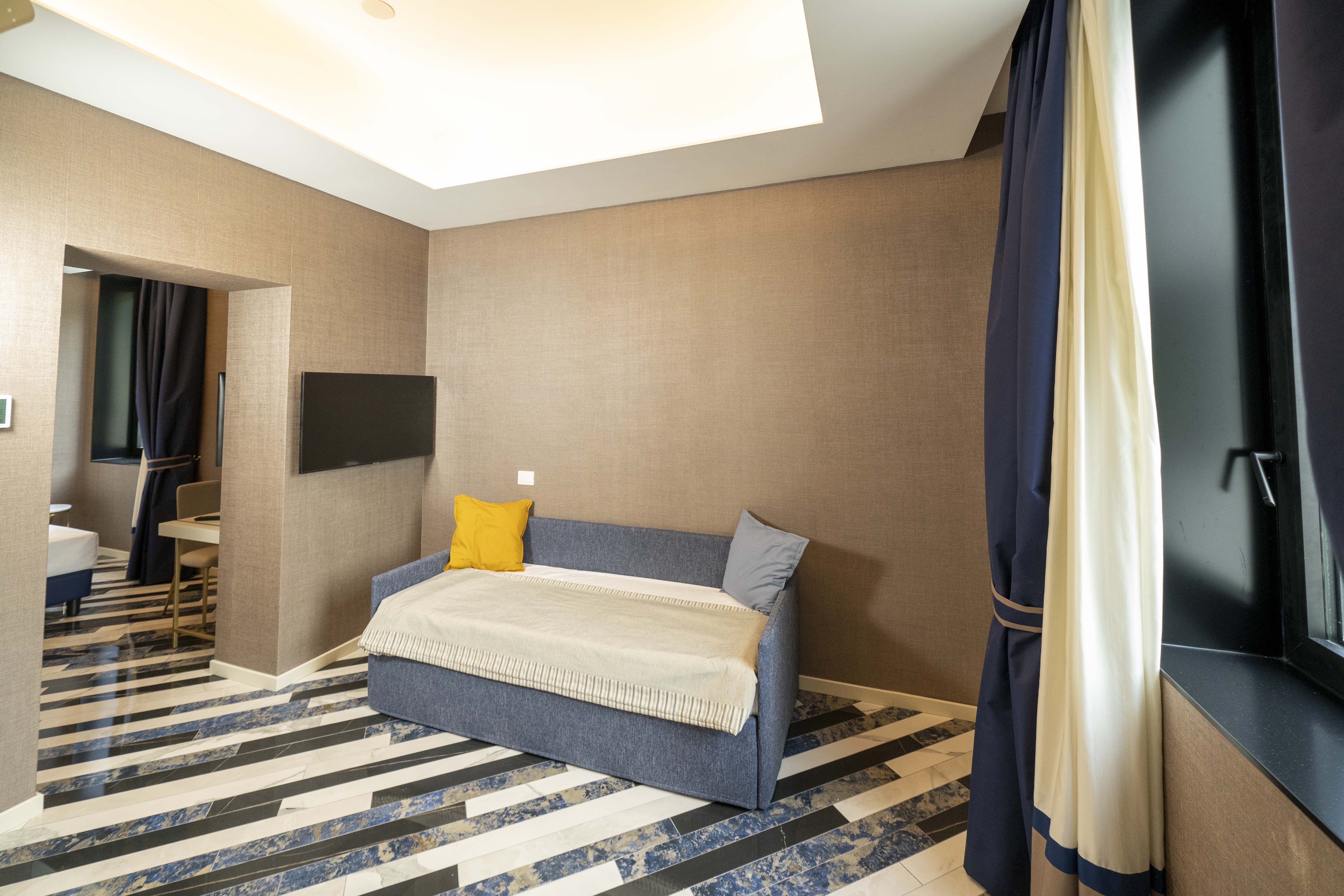 Double or Twin Standard