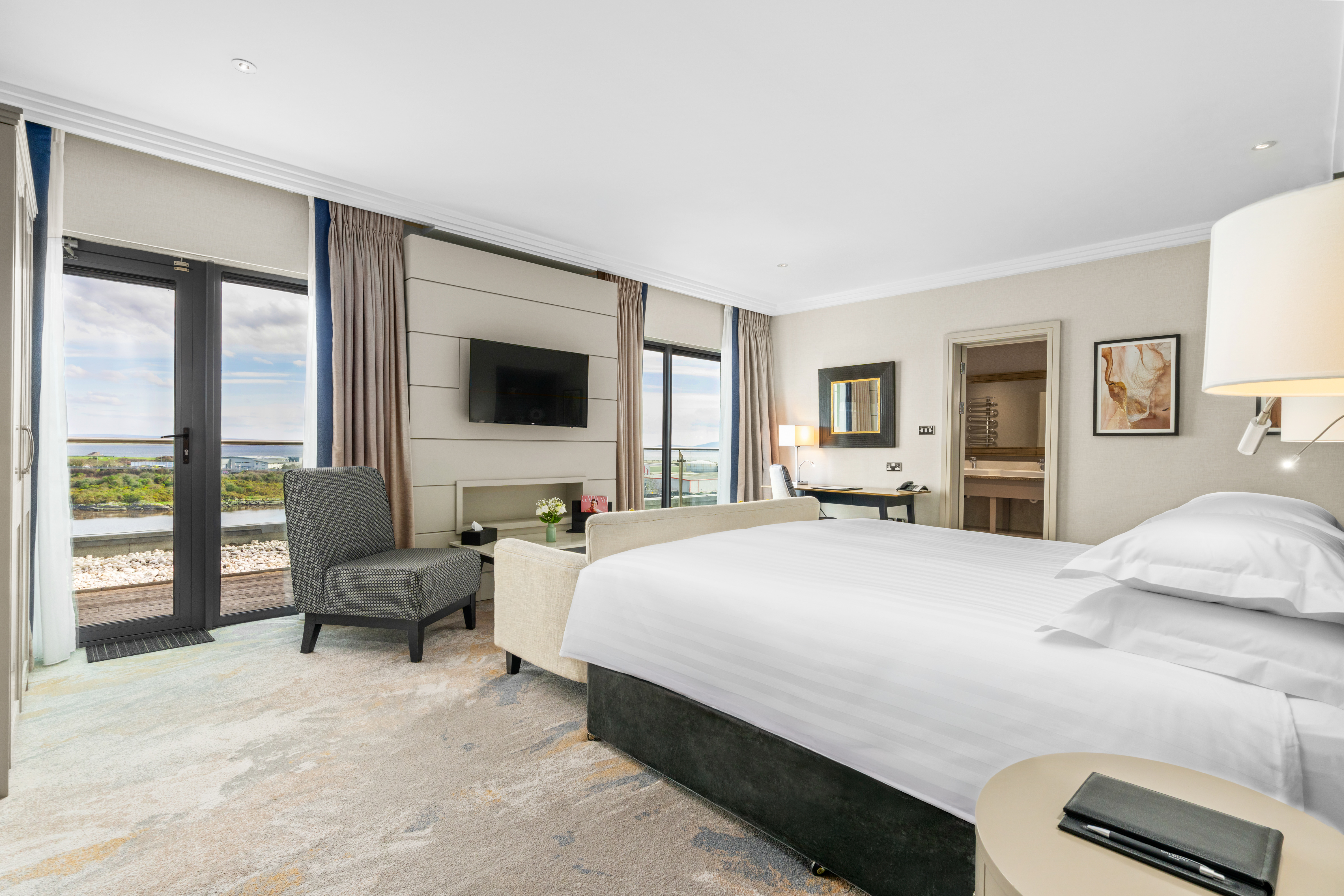 Double Sea View King Bed