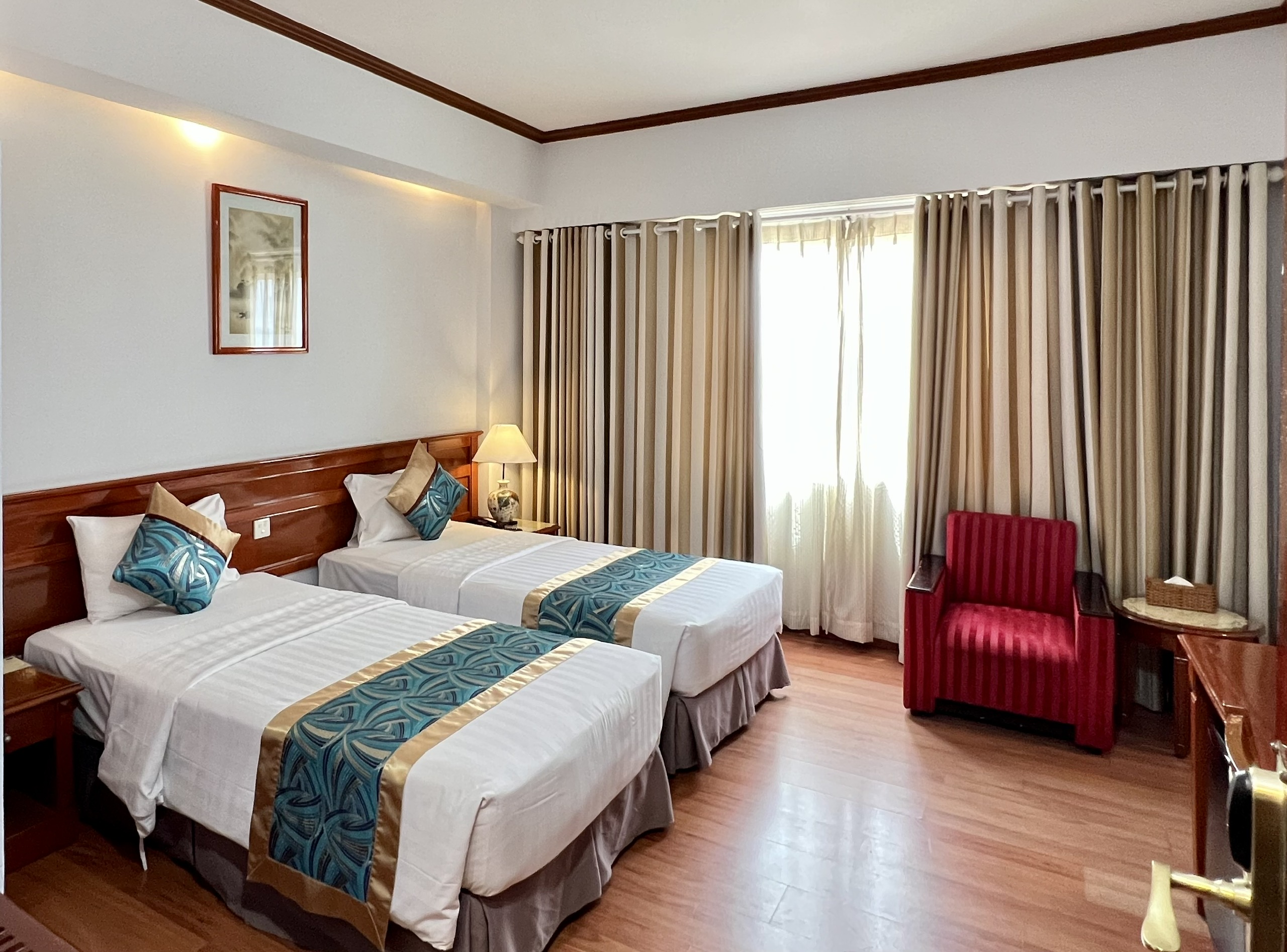 Twin Deluxe Executive