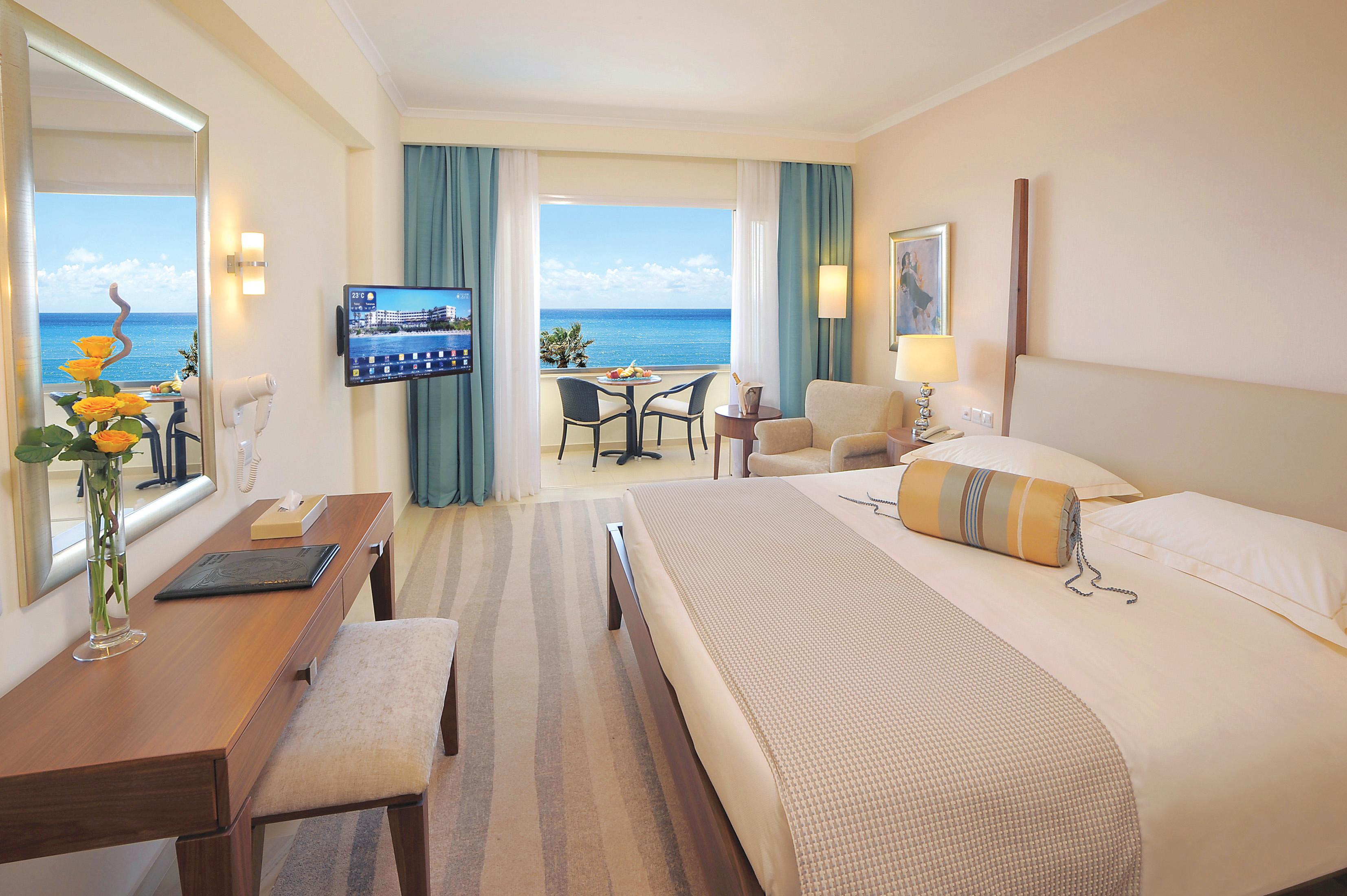 Double Deluxe Side Sea View