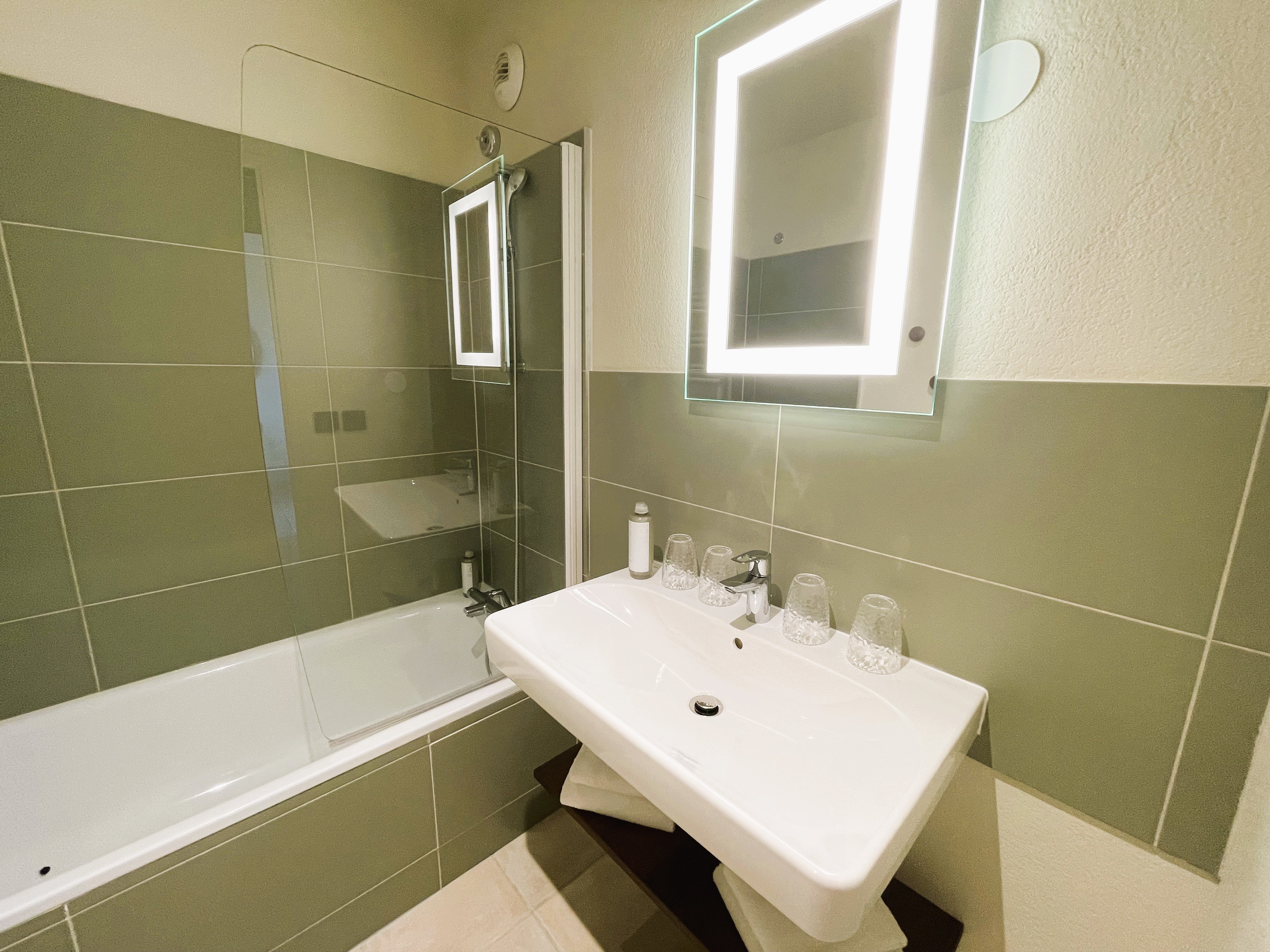 Apartment Capacity 6 Two Bedrooms